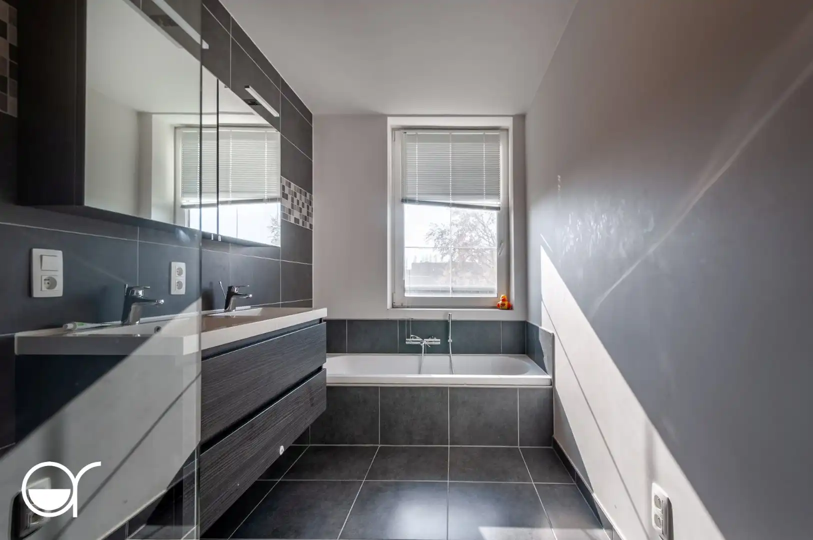 Woning met 3 - 4 slaapkamers met zonnige tuin foto 13