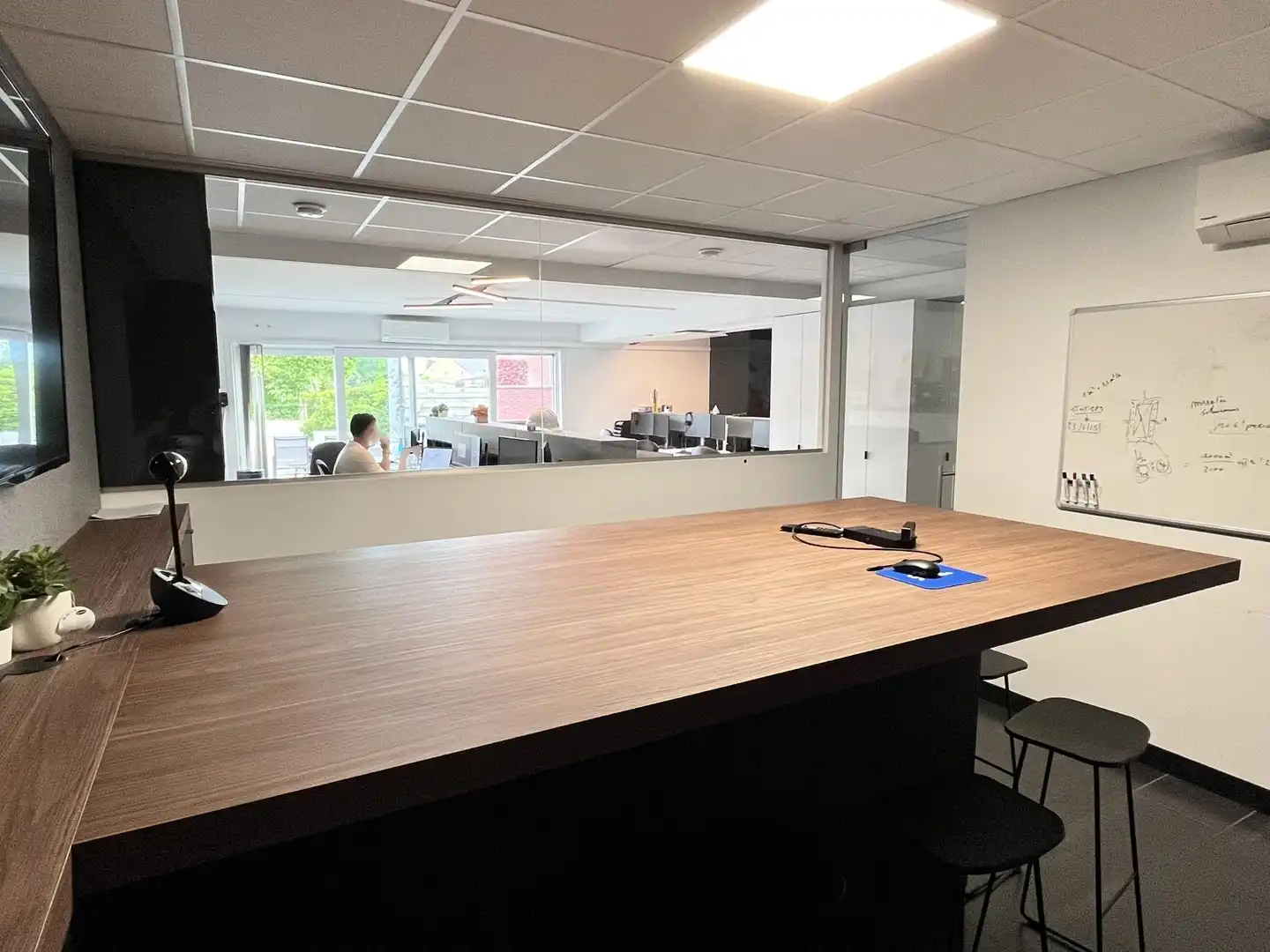 Gelijkvloers handelspand van 174 m² foto 20