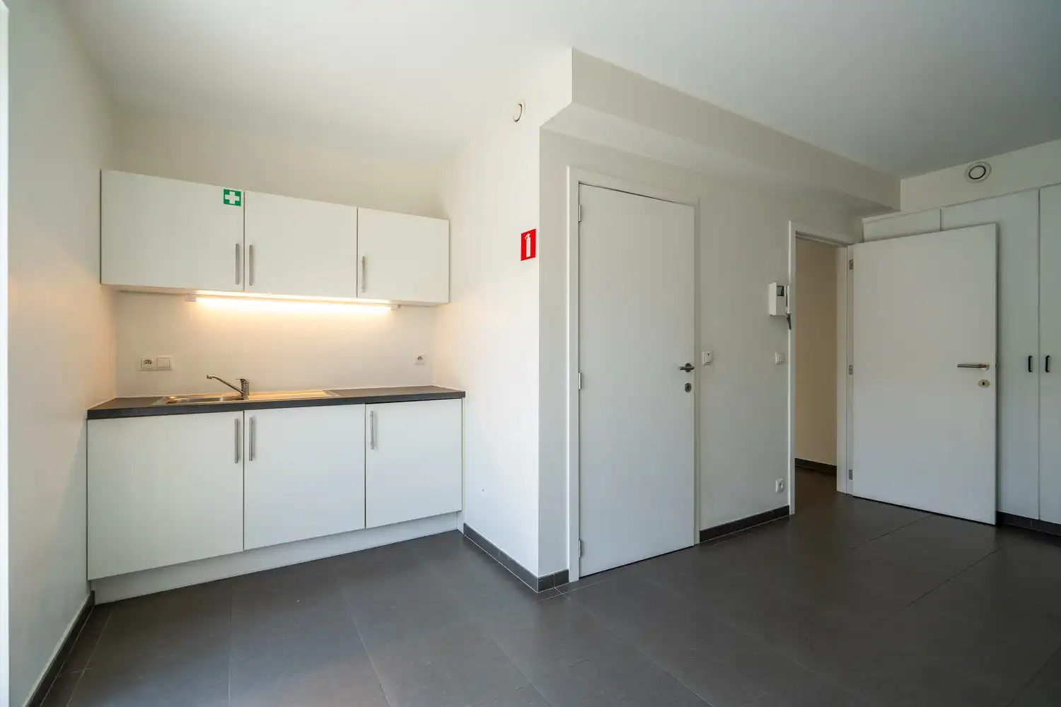 VEELZIJDIGE HANDELSRUIMTE foto 12