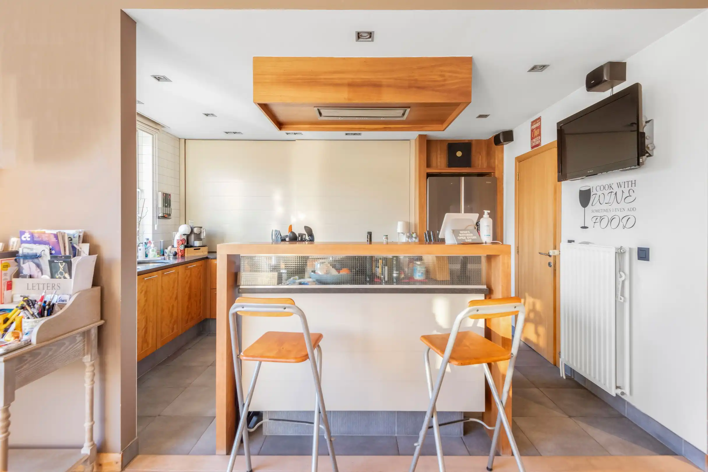 Ruime Bel-étage woning gelegen in het centrum van Knokke met garage/loods van 135m² foto 5