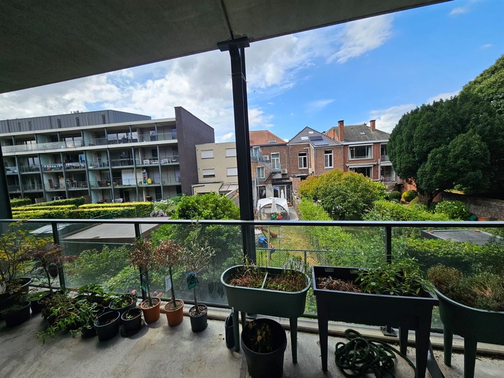 Mooi en lichtrijk appartement met 2 slaapkamers foto 6
