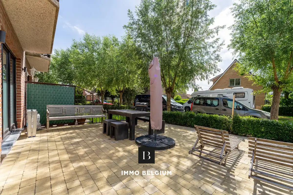3 slaapkamer appartement met zonnig terras nabij het centrum foto 3