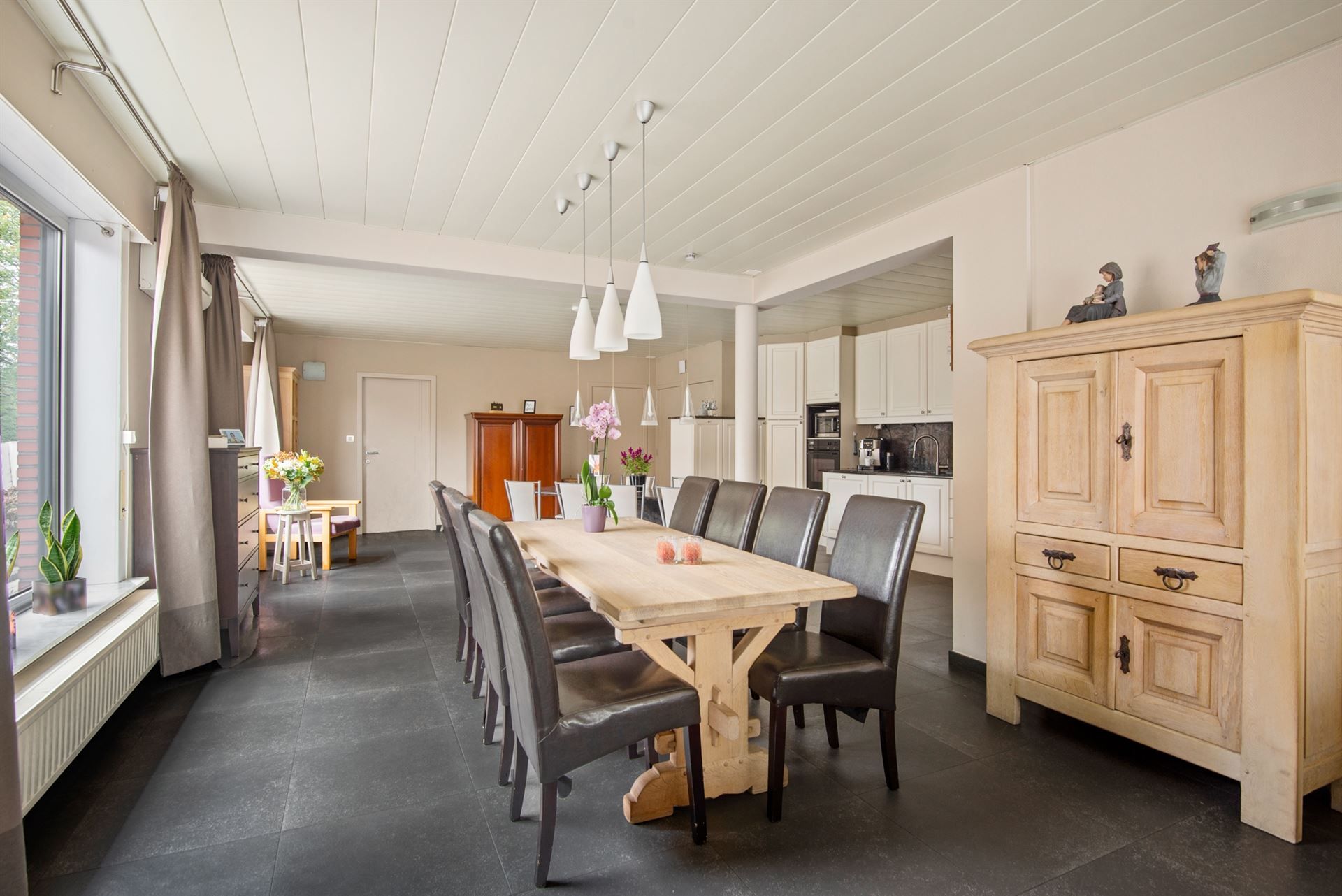 PERFECT ONDERHOUDEN WONING TE KOOP MET 4 SLPK foto 5