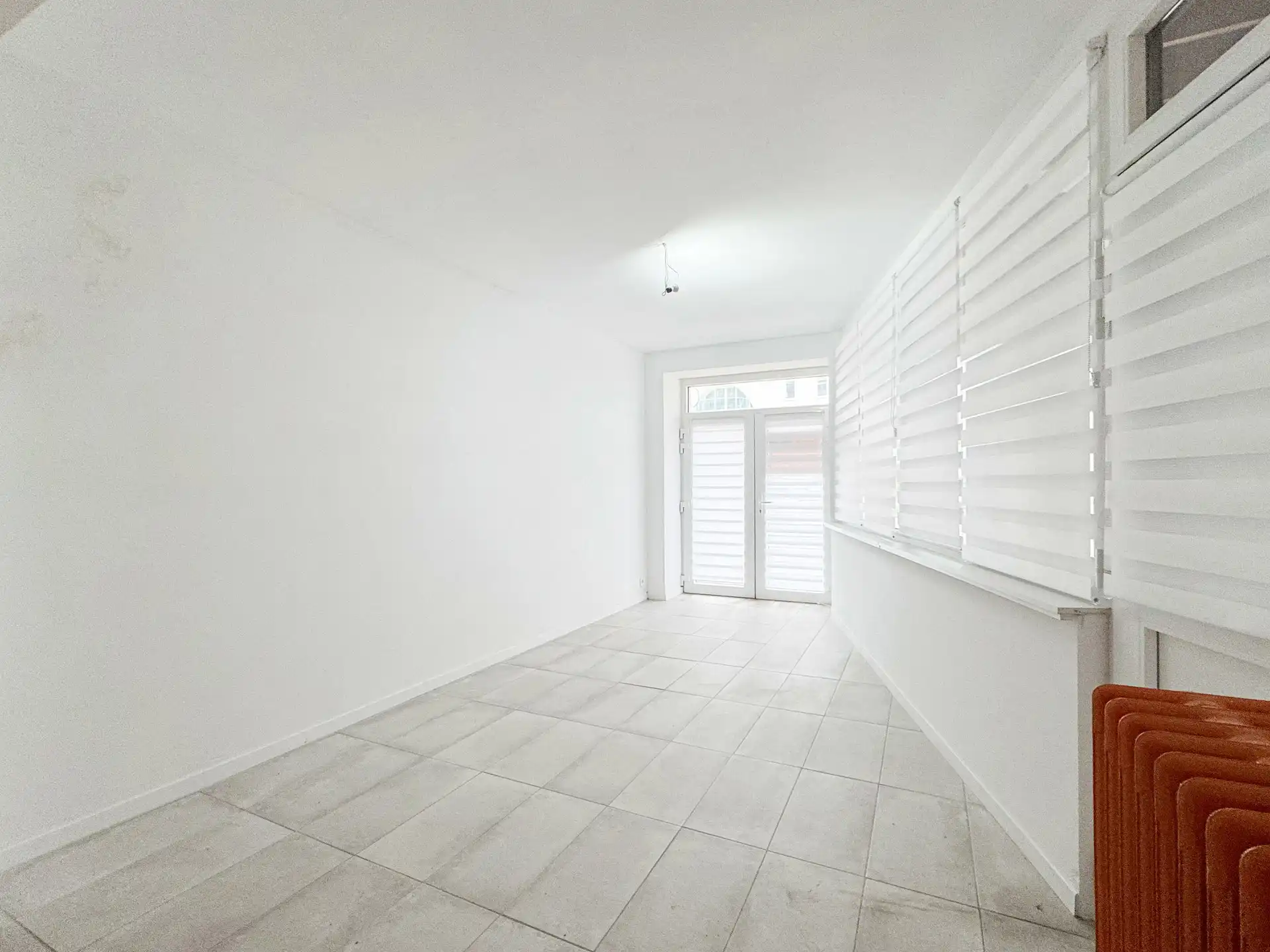 Ruim gelijkvloers pand met talloze mogelijkheden foto 10