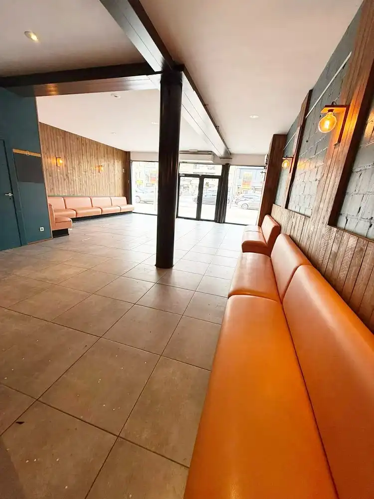 Ruim handelsgelijkvloers (±350 m²) met tal van mogelijkheden op topligging in Ninove foto 9