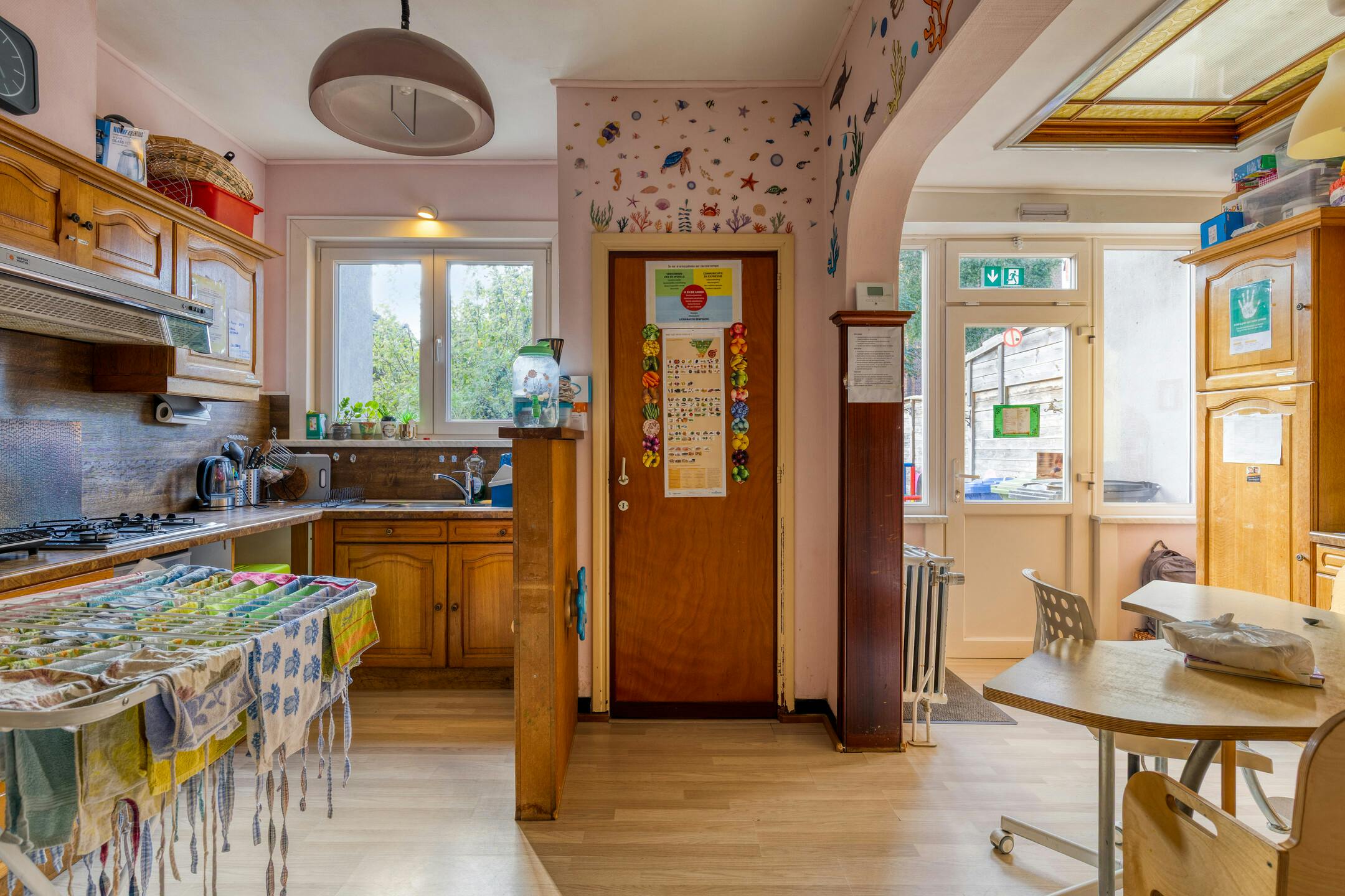 Huis met veel potentieel te koop in Merksem foto 5