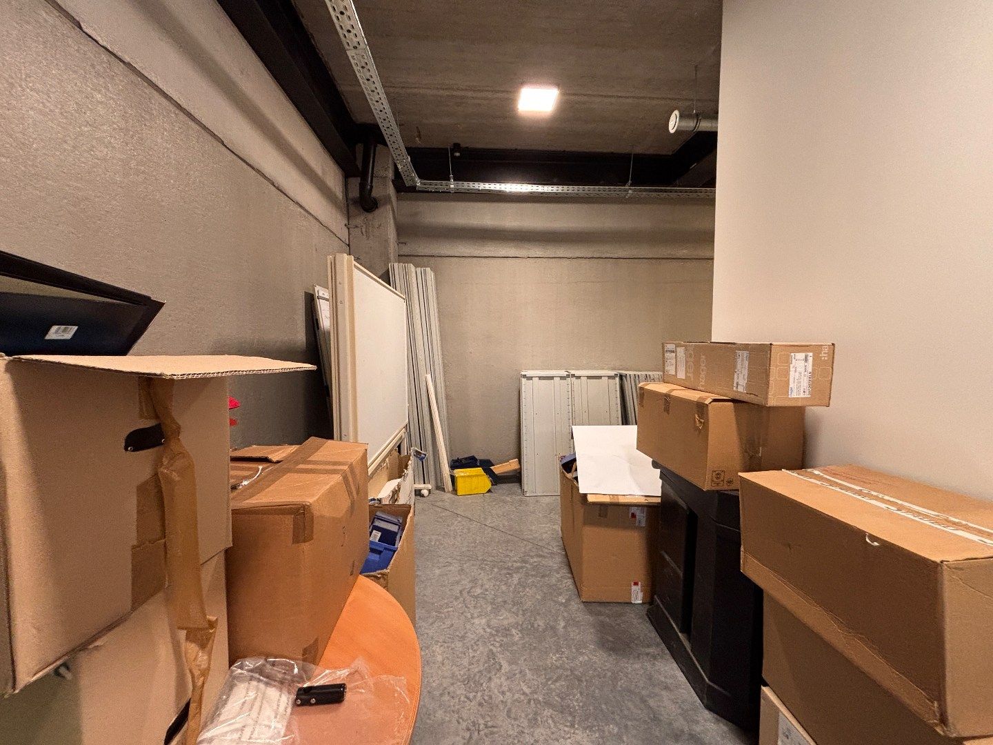 Commercieel kantoor te huur (360 m²) in het bruisende Kortrijk: de ideale locatie voor jouw bedrijf! foto 8