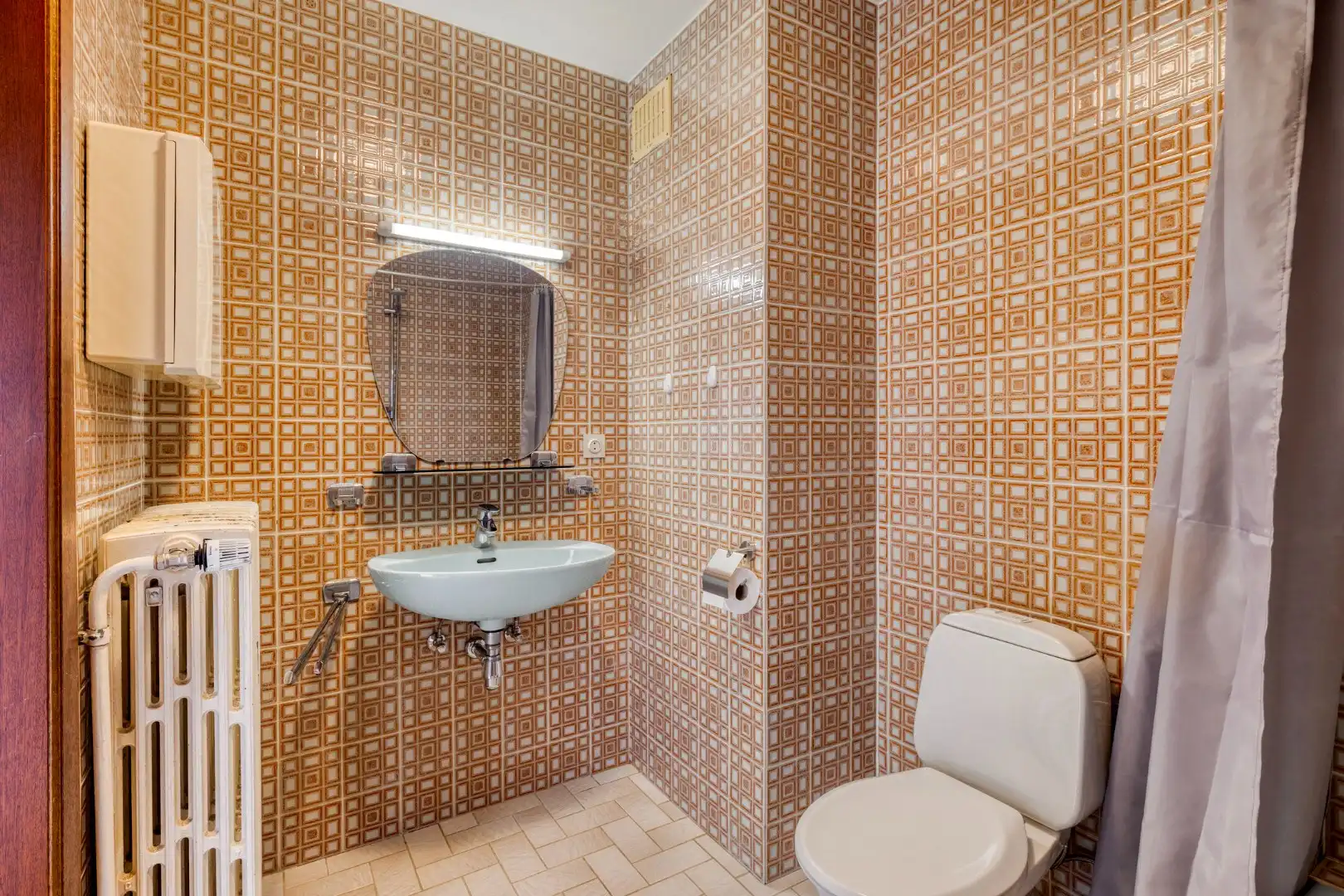 Kloeke woning met tuin en grote garage! foto 9