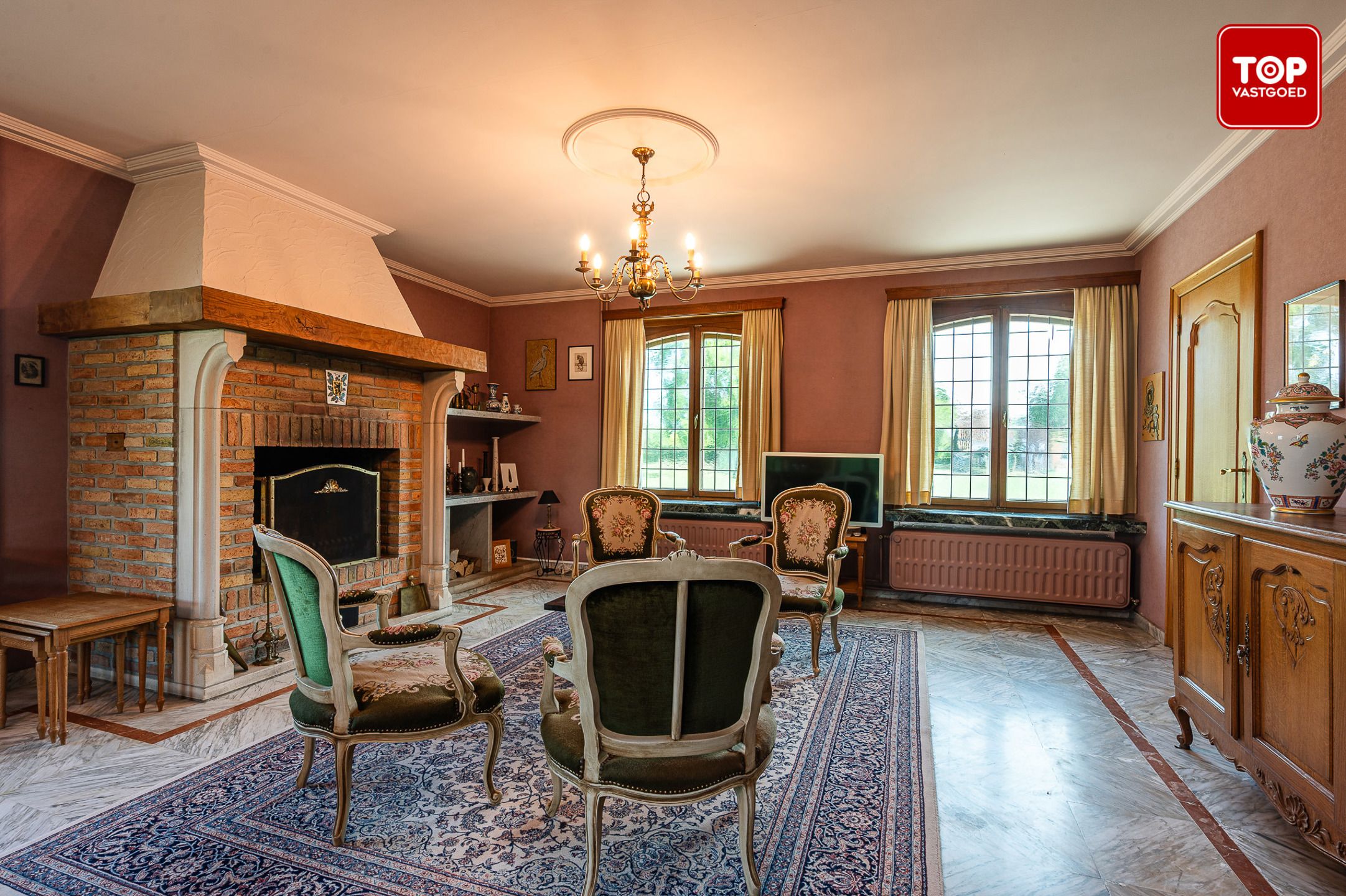 Prachtige villa op een groot perceel met veel groen rondom. foto 8