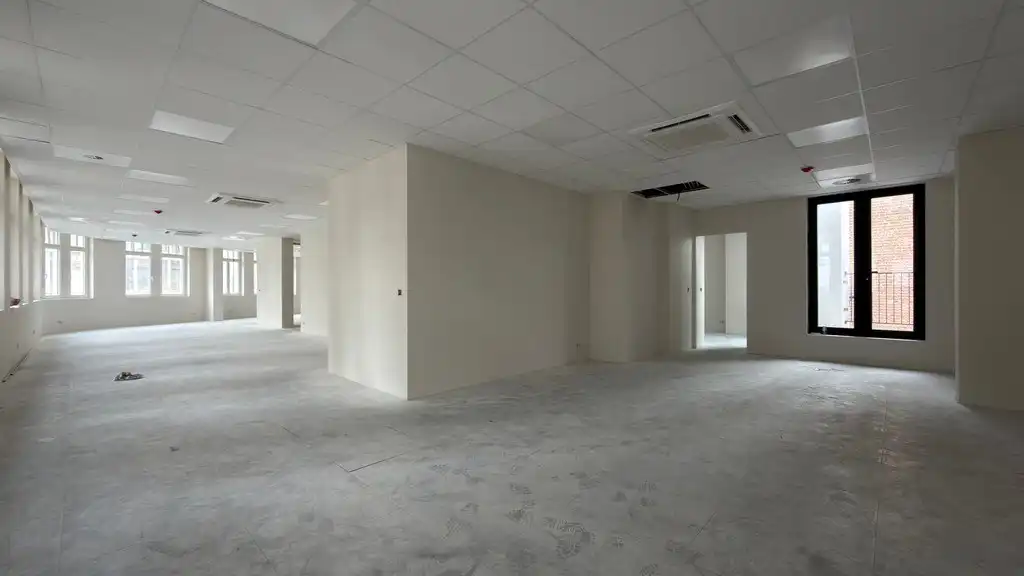 Kantoor te huur in gerenoveerd hoekpand met topligging op Meir Antwerpen foto 2