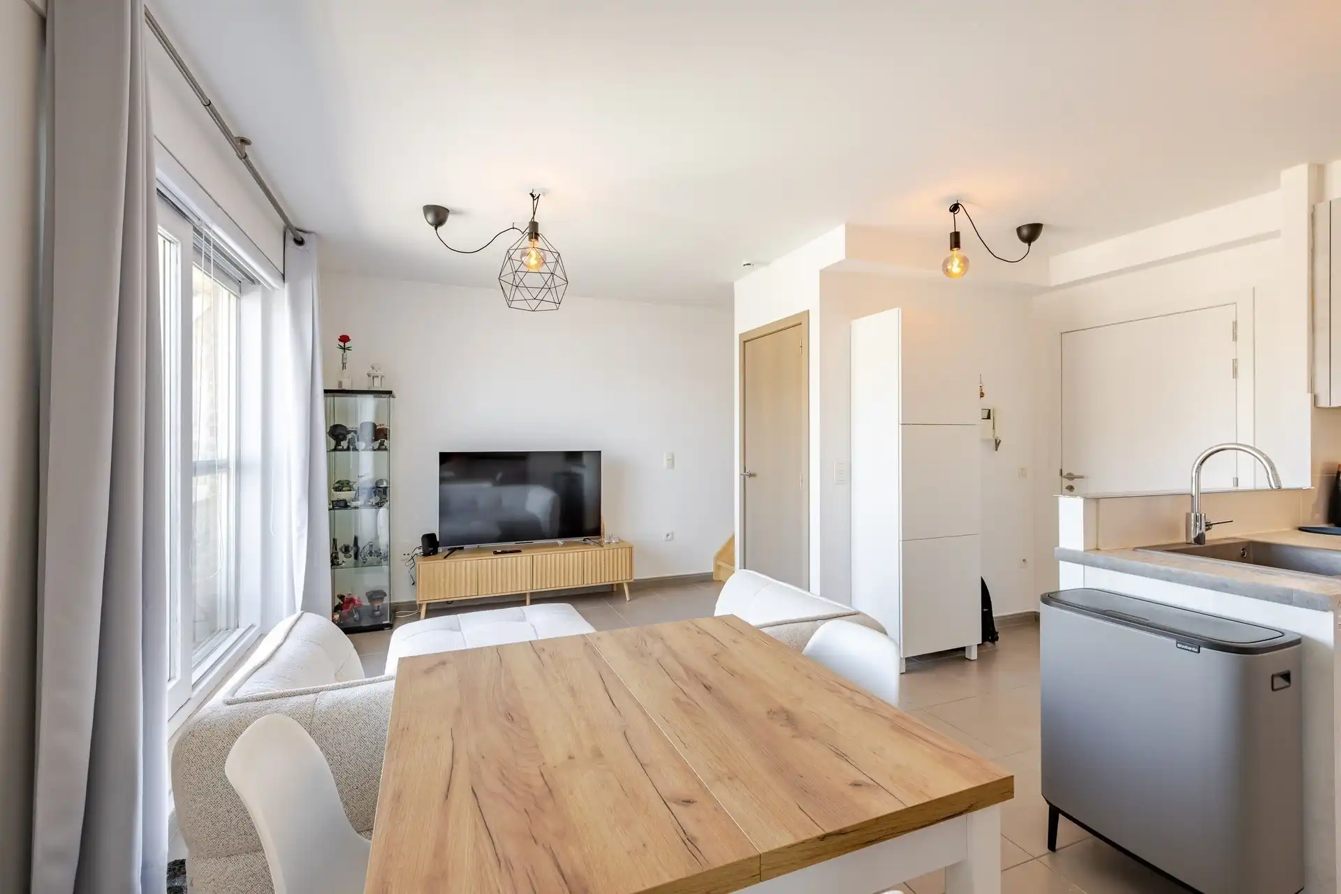 Lichtrijk duplexappartement met 2 SLPK, 2 badkamers & garage foto 13
