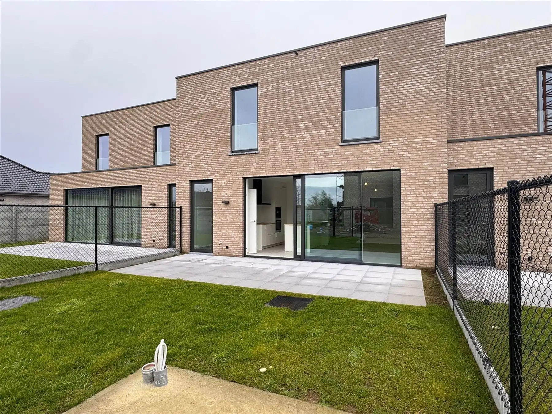 Nieuwbouwwoning met alle comfort foto 3