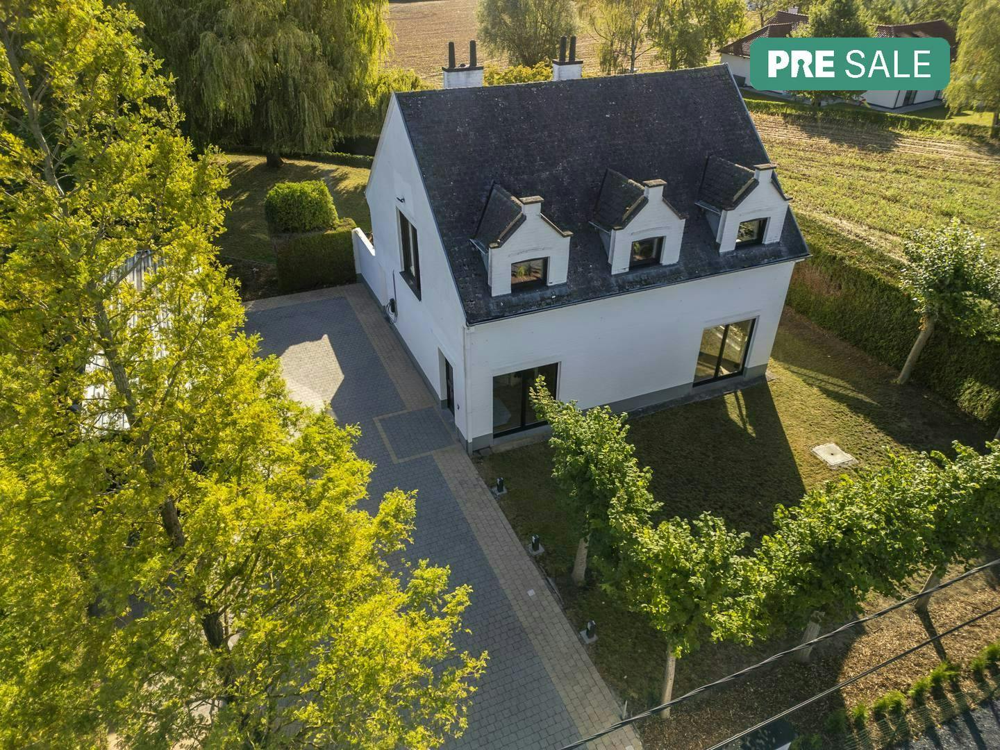 Instapklare villa (1236 m²) met unieke zichten te Bellegem  foto {{pictureIndex}}