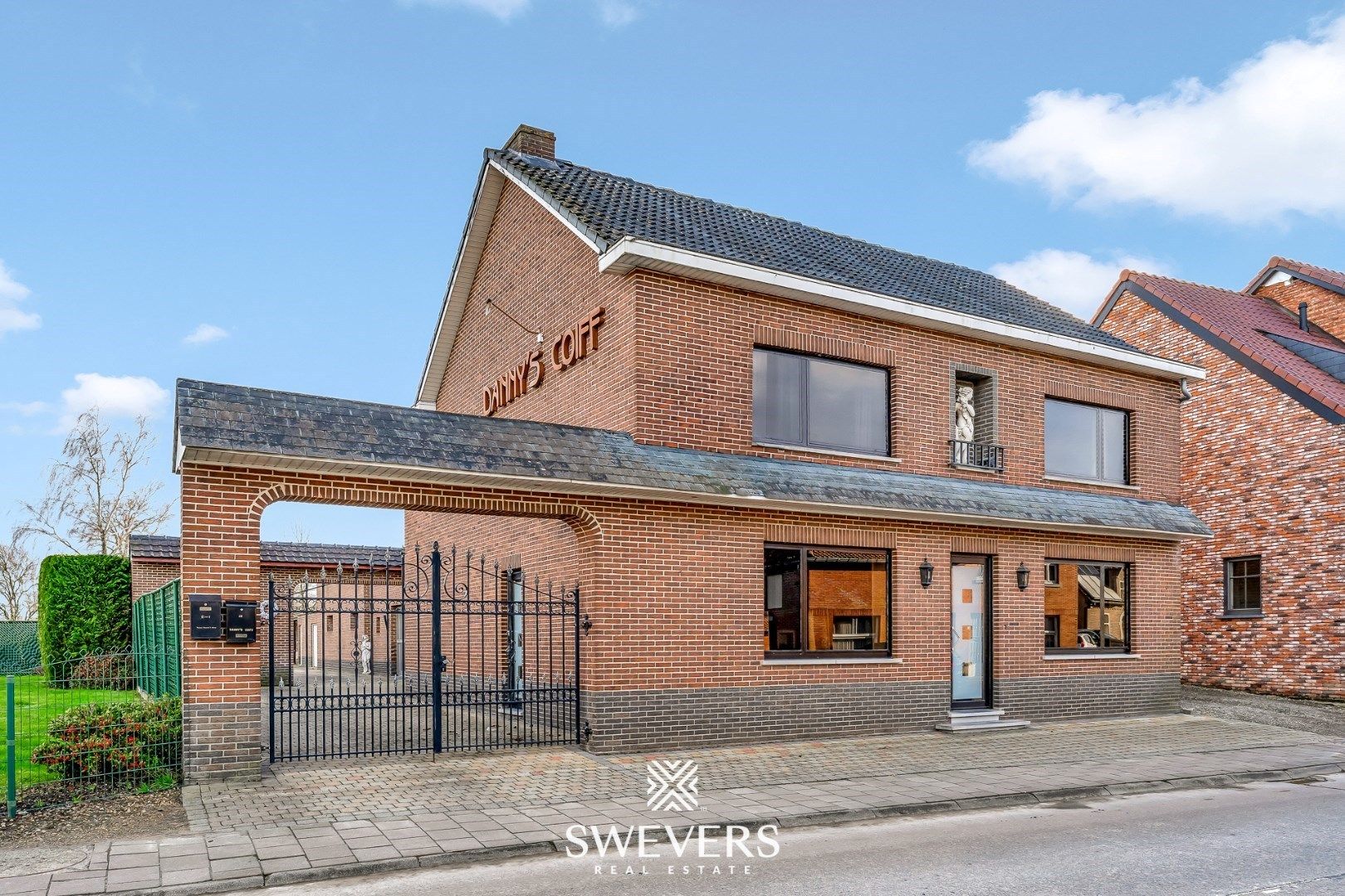 Hoofdfoto van de publicatie: Instapklare woning met handelszaak en appartement in Geetbets
