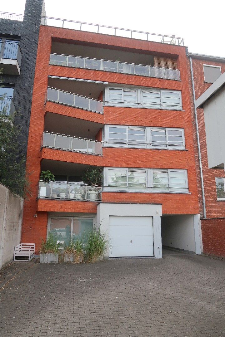 Ruim instapklaar appartement met 2 slaapkamers en 3 terrassen nabij het centrum van Roeselare foto 18