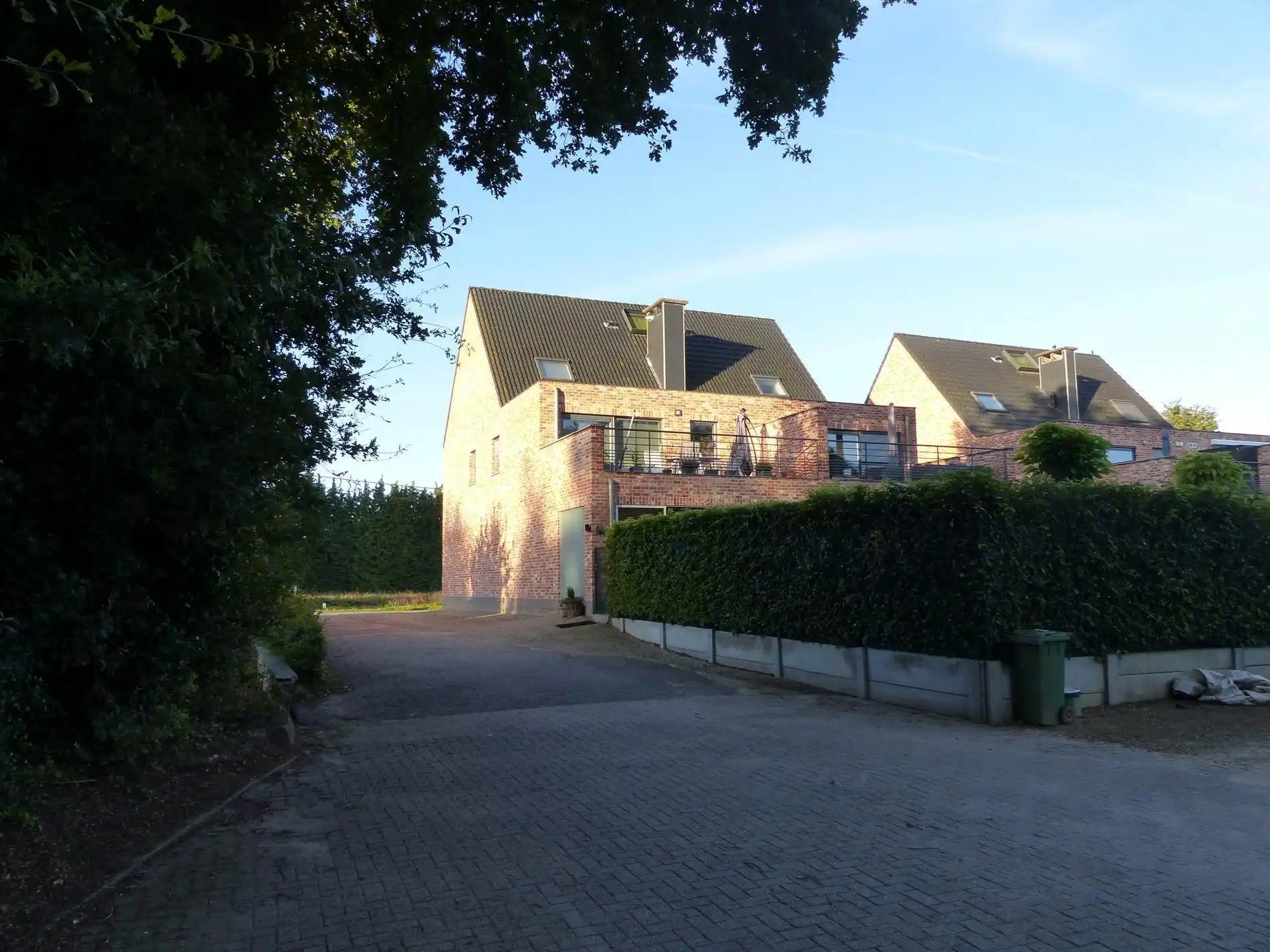 Appartement met 2 slaapkamers, ruim terras en autostaanplaats te OLV Olen ! foto 19