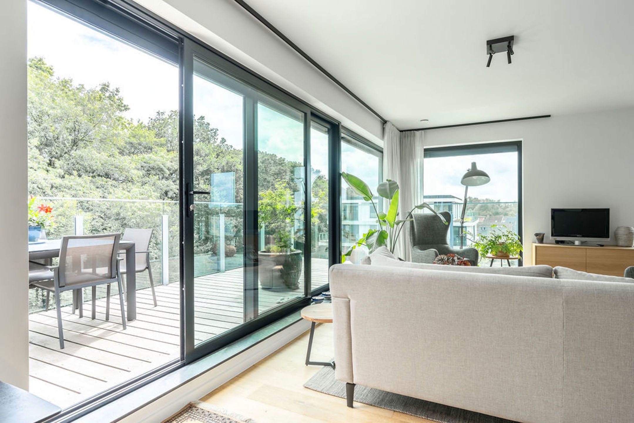 Energiezuinig luxe app met ruim terras en autostaanplaats. foto 10