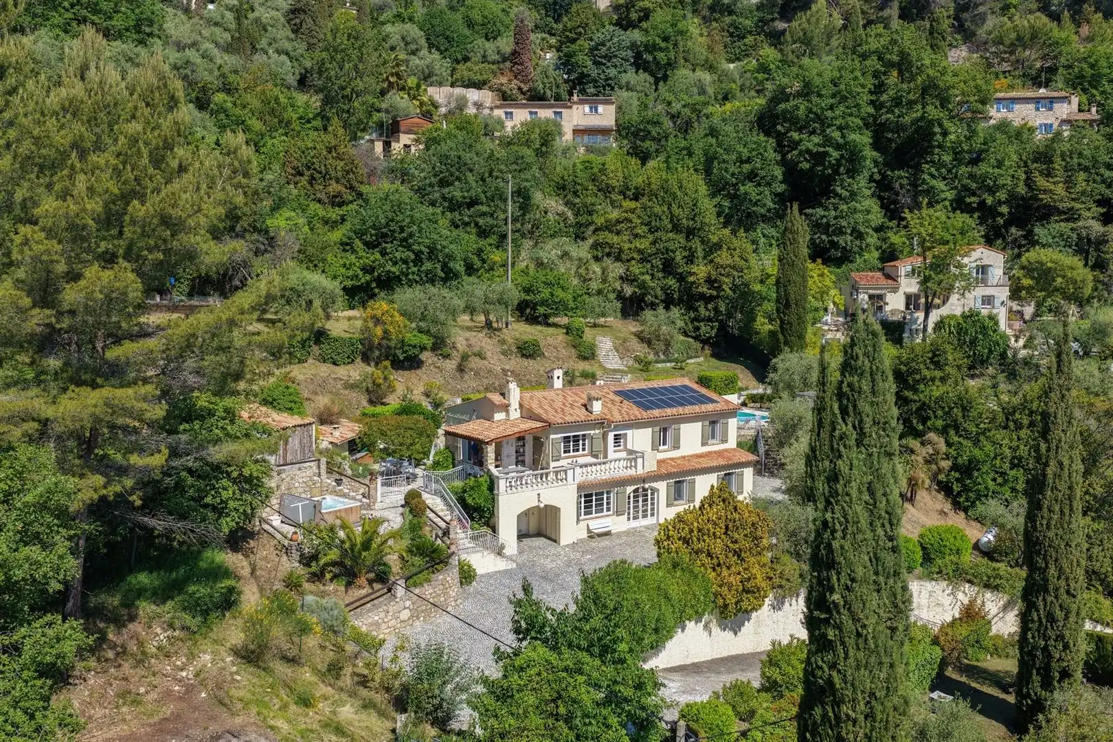 Volledig gerenoveerde villa met wellness en panoramisch uitzicht nabij Nice foto 25