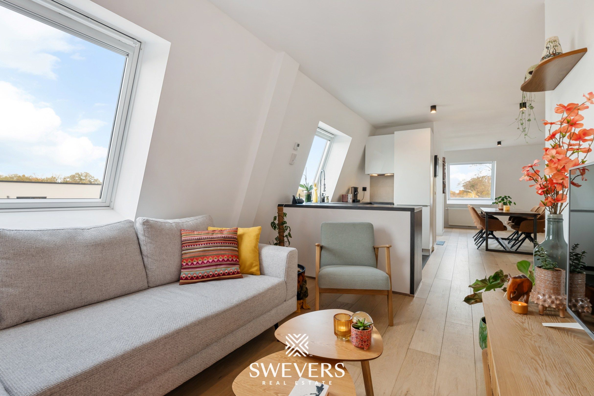 Ruim appartement (125m²) met 3 slpk in hartje Leopoldsburg foto 6