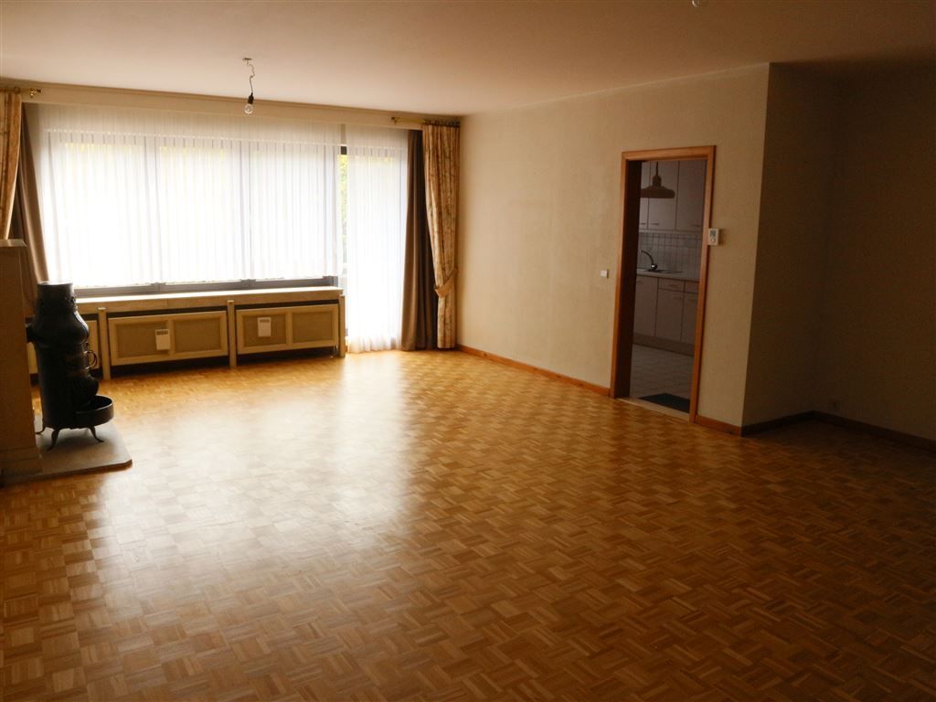 Ruim appartement op 1e verdieping met lift foto 3