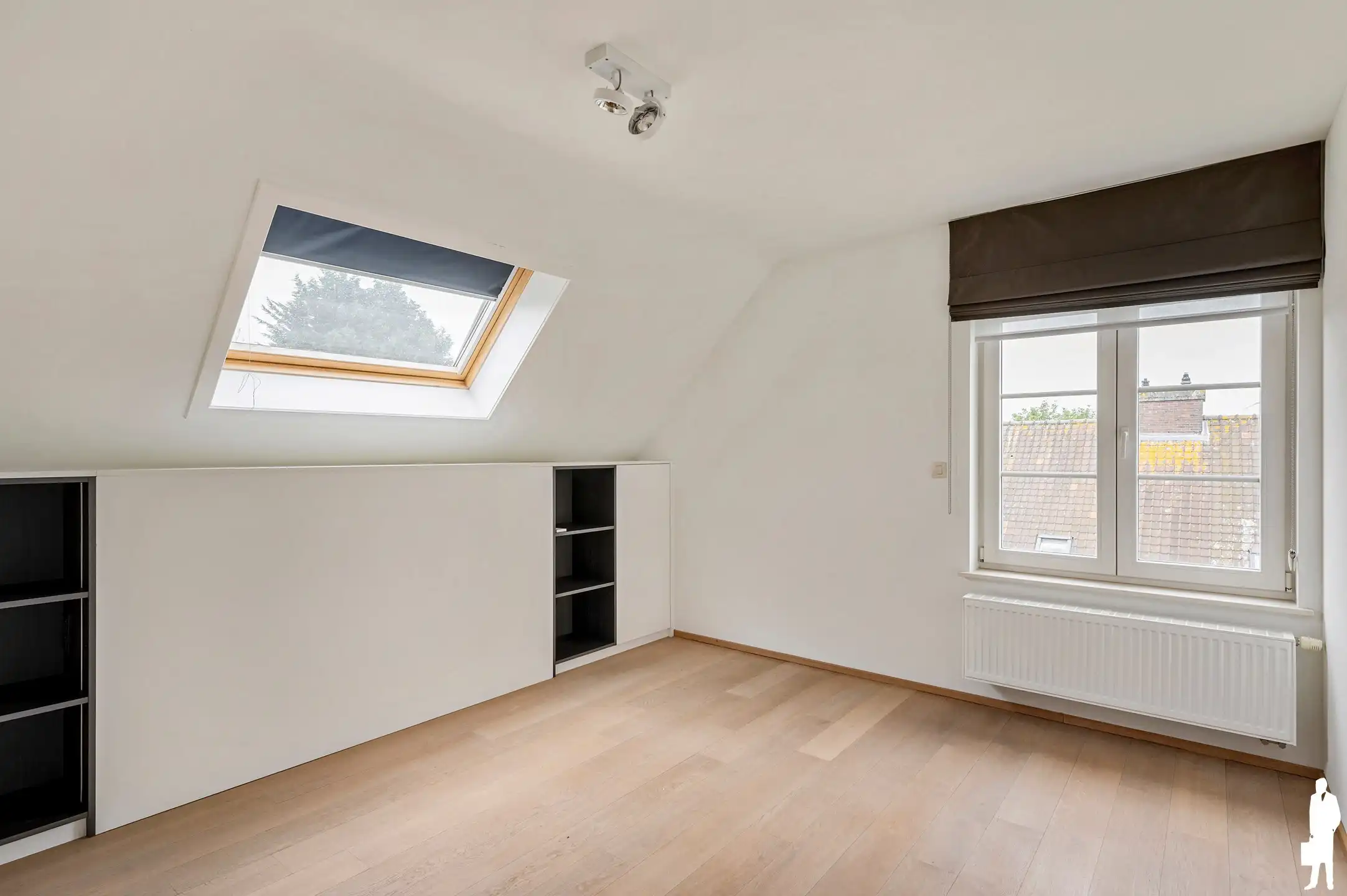 Goed onderhouden woning met 5 slaapkamers, 2 badkamers en een tuin centraal gelegen in Stabroek foto 14