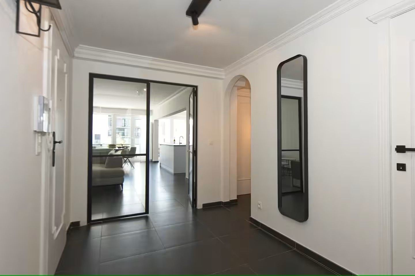 Gerenoveerd ruim appartement op het Wapenplein foto 3