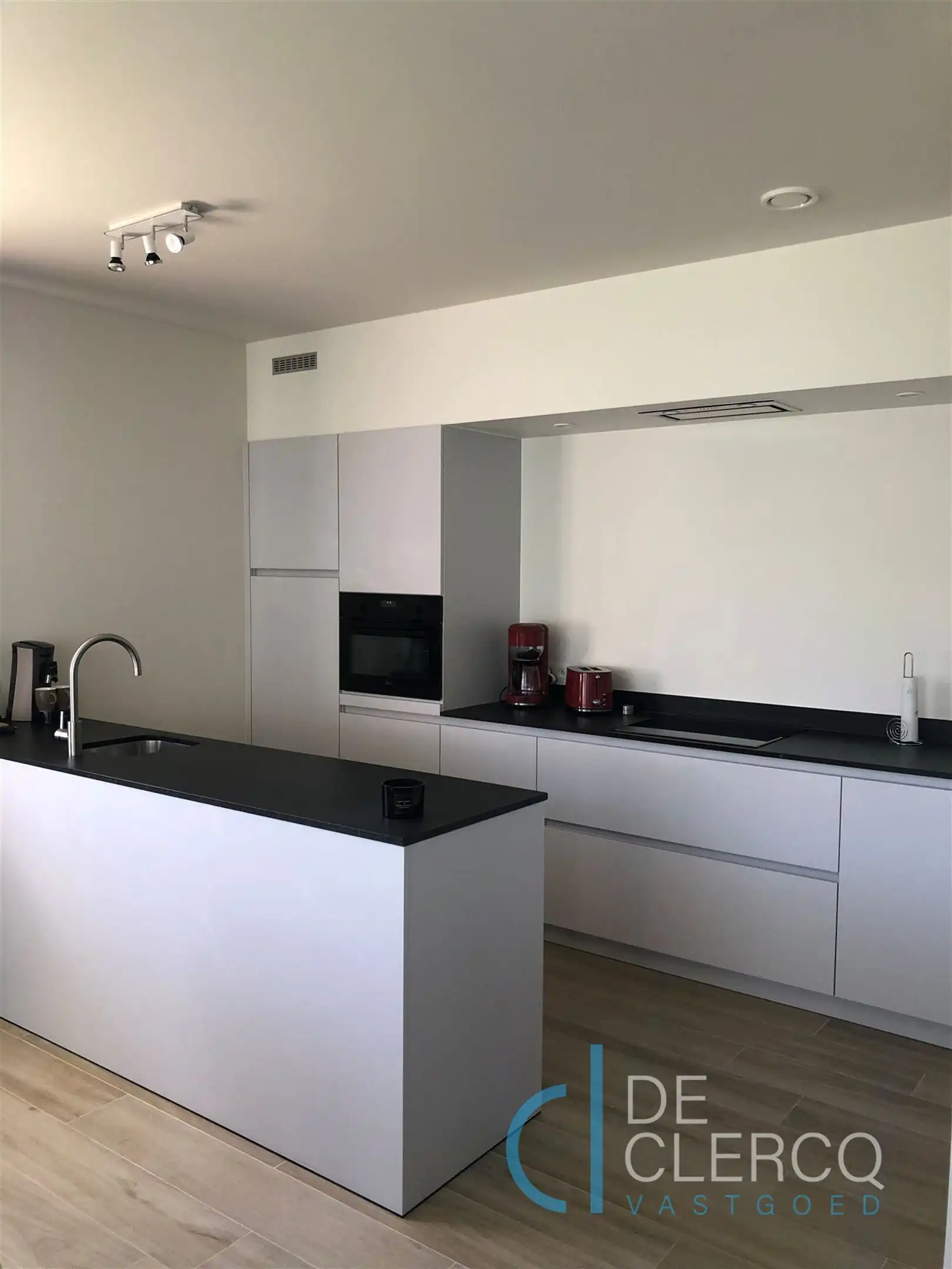 Tijdloos gelijkvloers appartement met terras te Lochristi! foto 5
