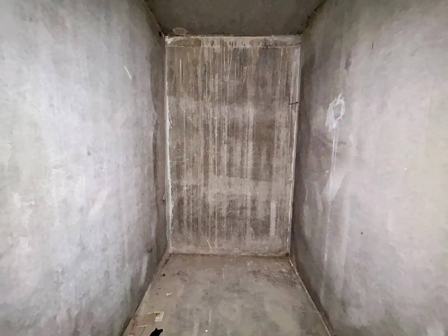 Kelderberging in residentie Conincklijke Passage te centrum Roeselare! foto {{pictureIndex}}