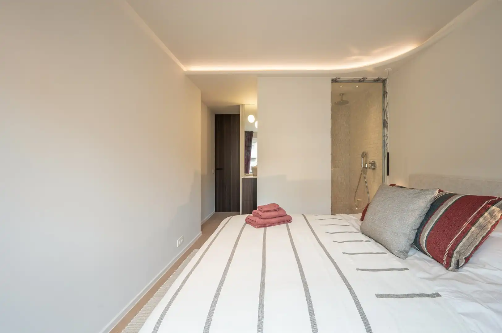Prachtig gerenoveerd appartement nabij het centrum en de zee met open zichten. foto 20