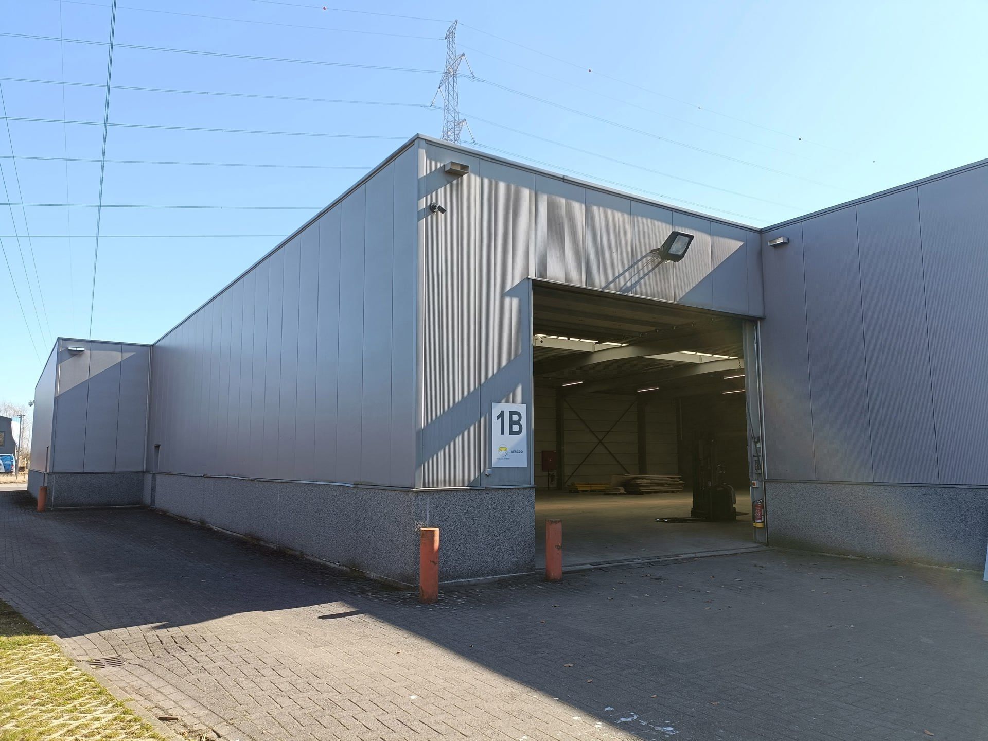 Industrieel gebouw te huur in Lint foto {{pictureIndex}}