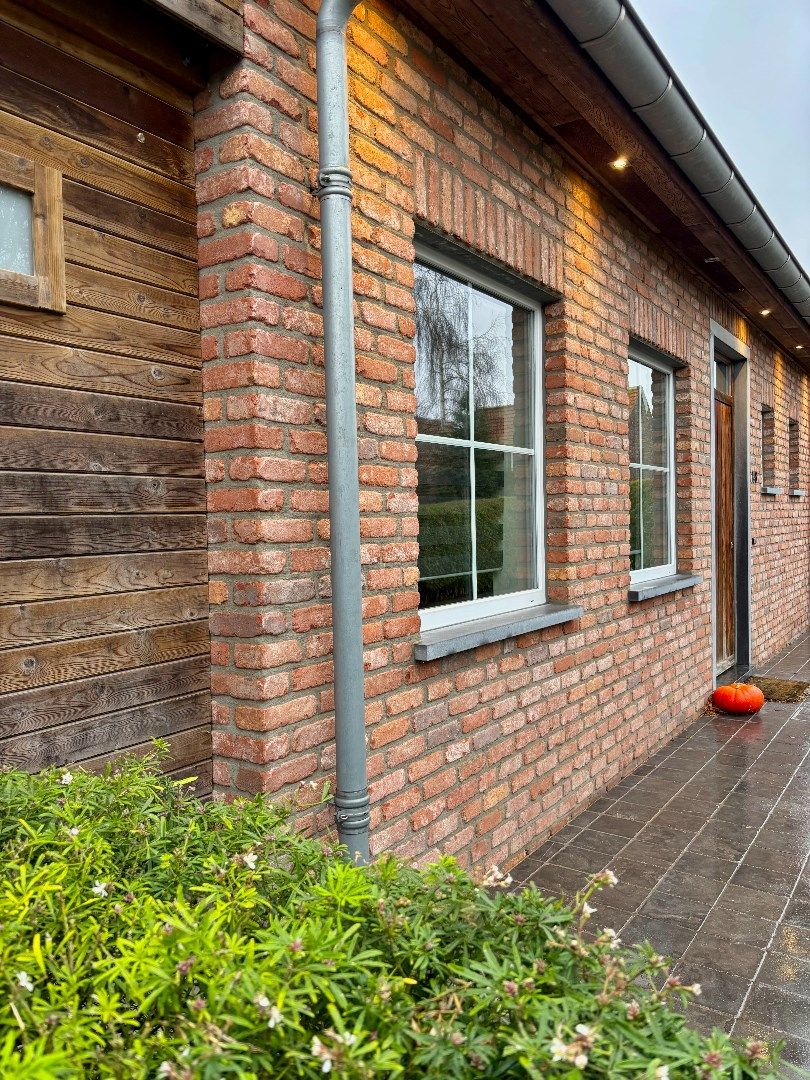 Energiezuining alleenstaande woning. foto {{pictureIndex}}