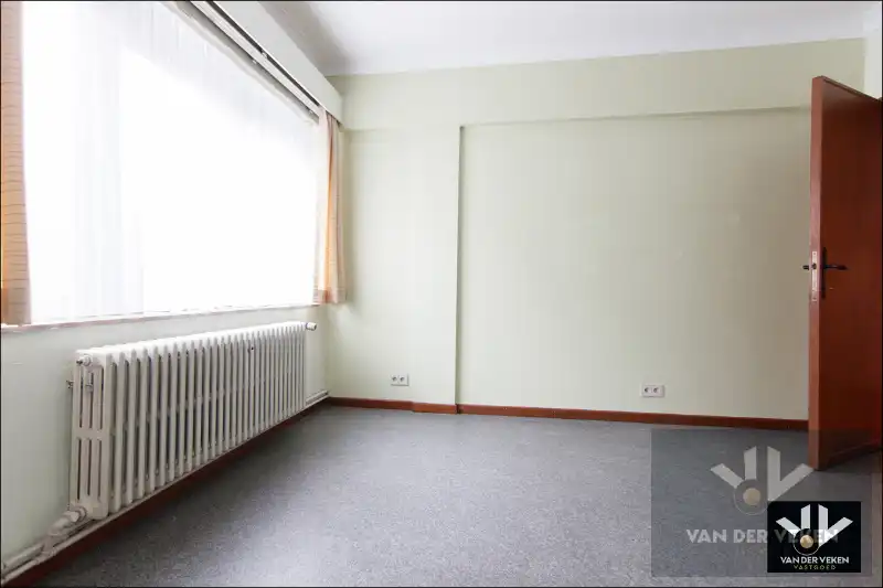 Op te frissen, lichtrijk appartement op toplocatie in bruisend Hasselt foto 16