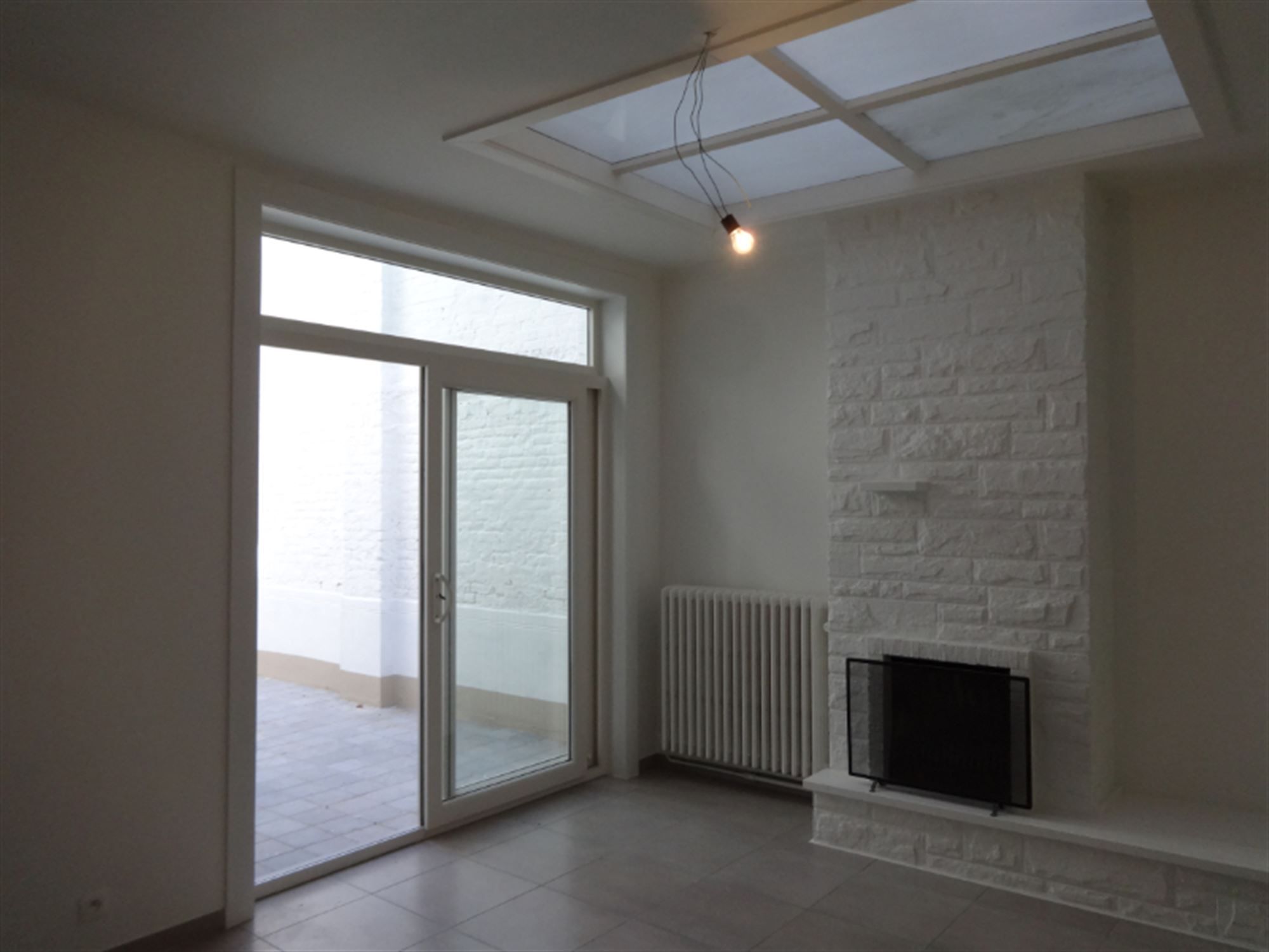 Volledig vernieuwde woning centrum Kortrijk foto 2