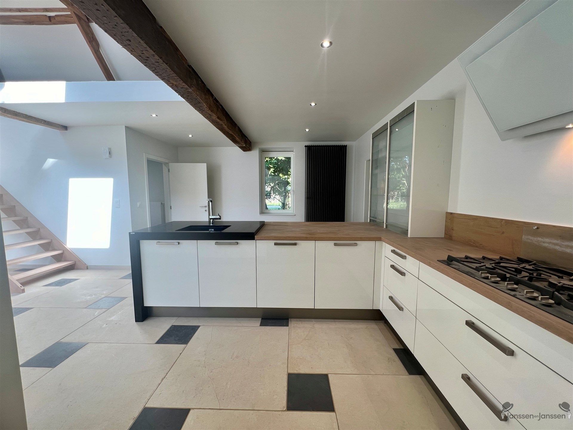 Gerenoveerde hoeve met karakter, duurzame afwerking en lage EPC-waarde foto 7