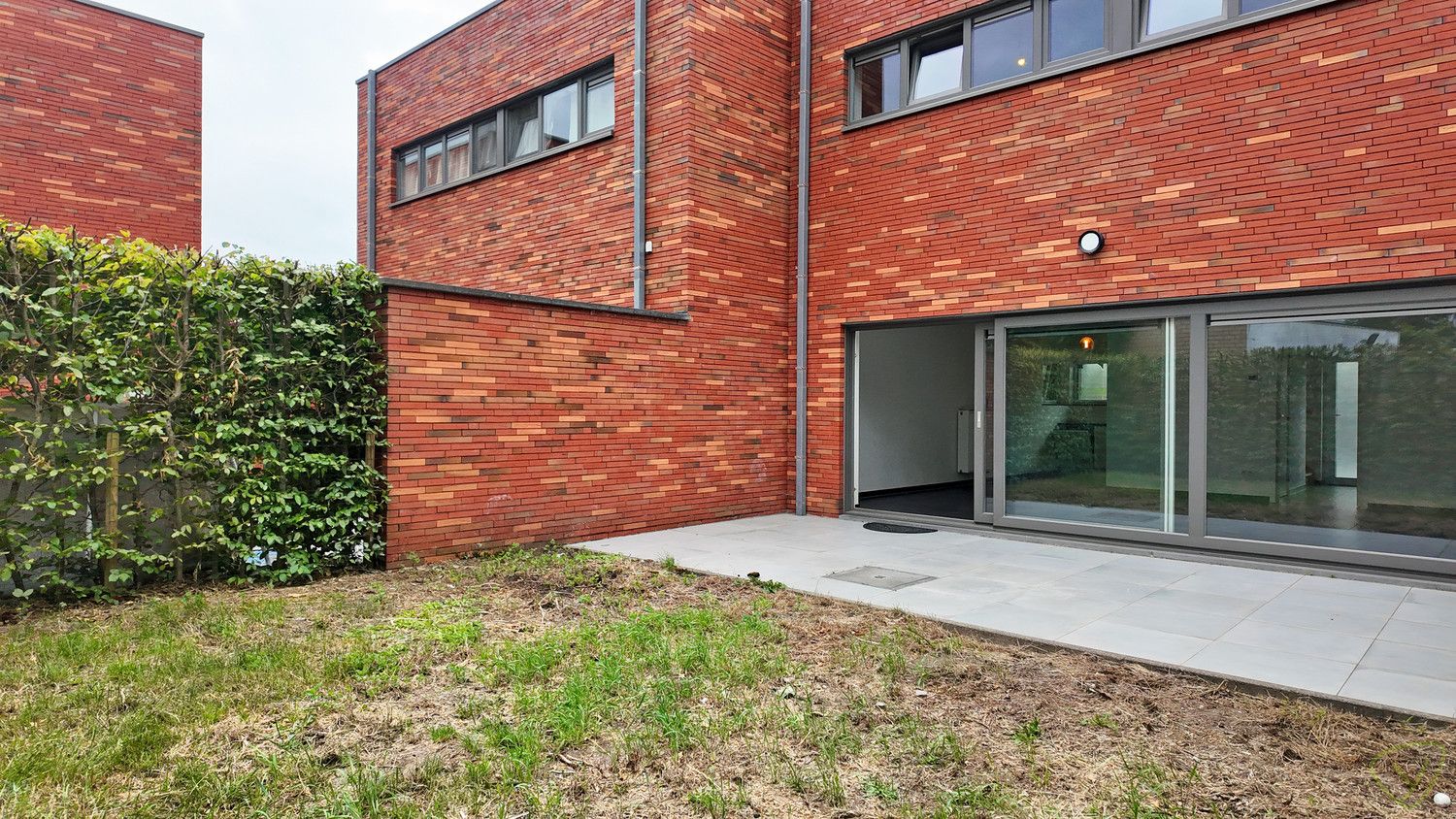 Recente gezinswoning met zonnige tuin, garage en centrale ligging! foto 10