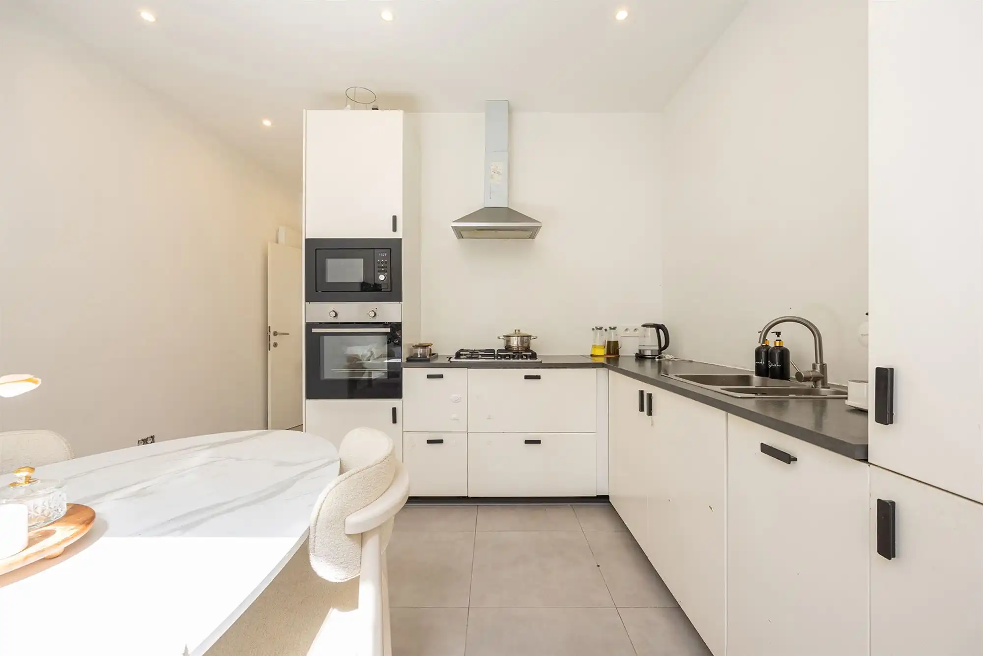 Instapklaar eengezinswoning met 3 slaapkamers en tuin foto 6