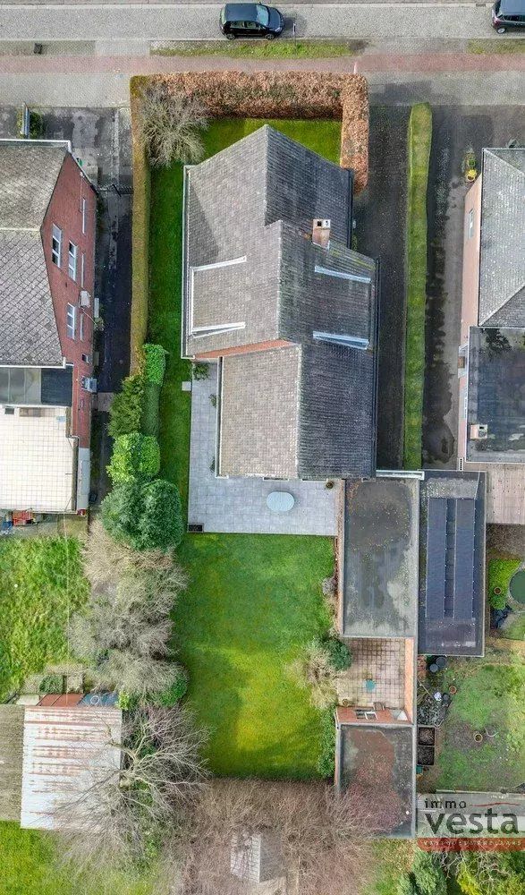 Ruime, statige villa met praktijkruimte foto 3