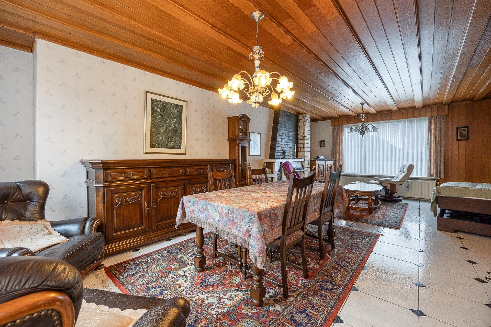 Te renoveren gezinswoning met 3 slaapkamers in het hartje van Meerdonk foto 7