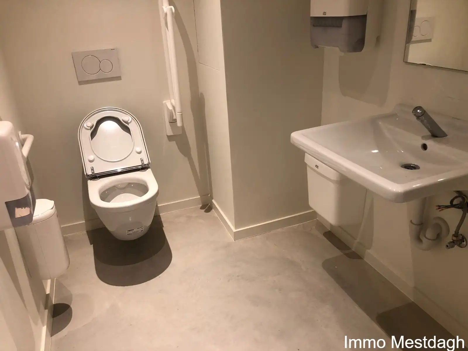 Volledig gerenoveerde horecazaak verbonden aan het Amandinamuseum.   foto 14