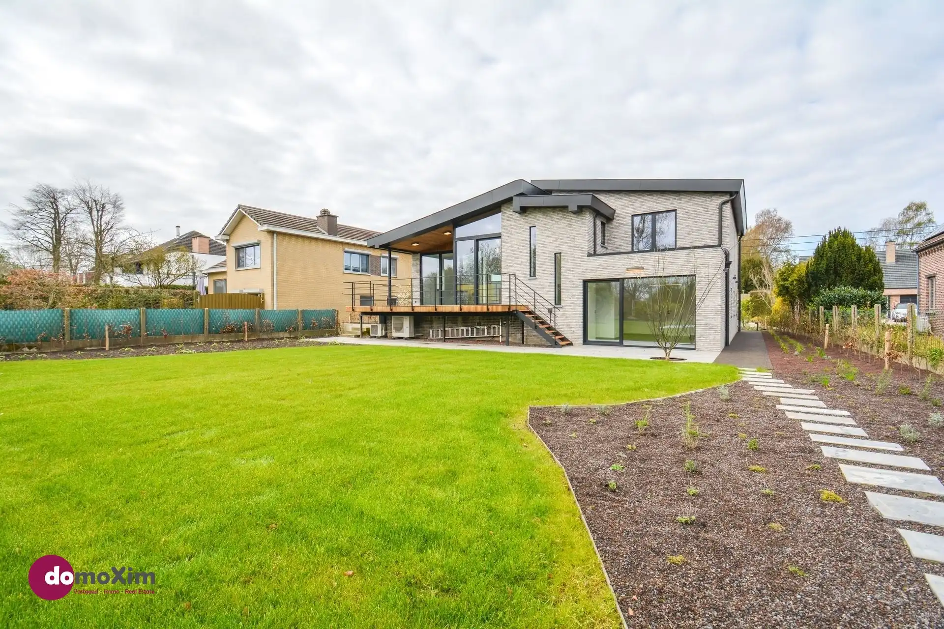 Ruime gerenoveerde woning met een prachtig uitzicht in Hombeek foto 27