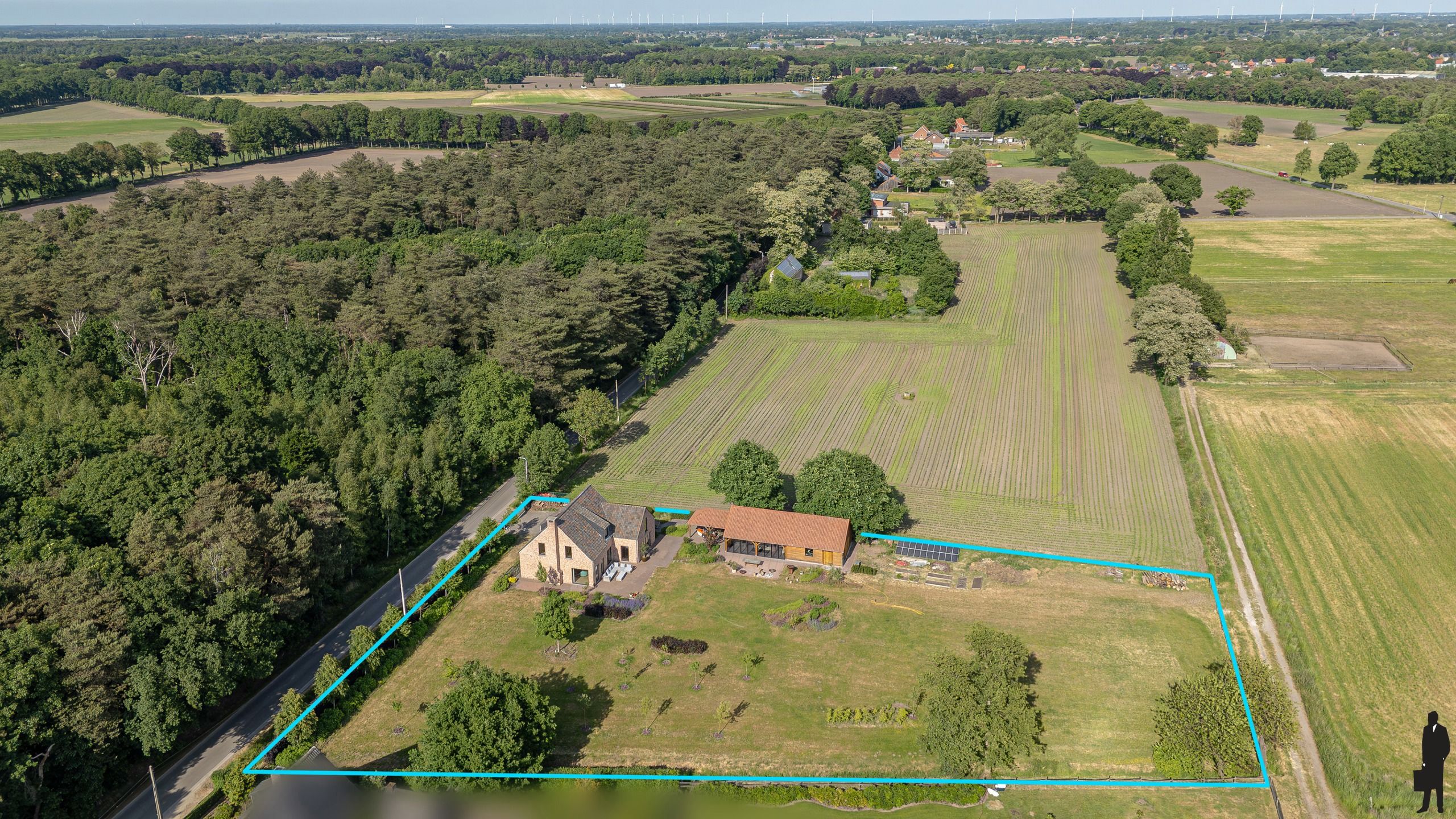 Charmante, volledig gerenoveerde villa  foto 48