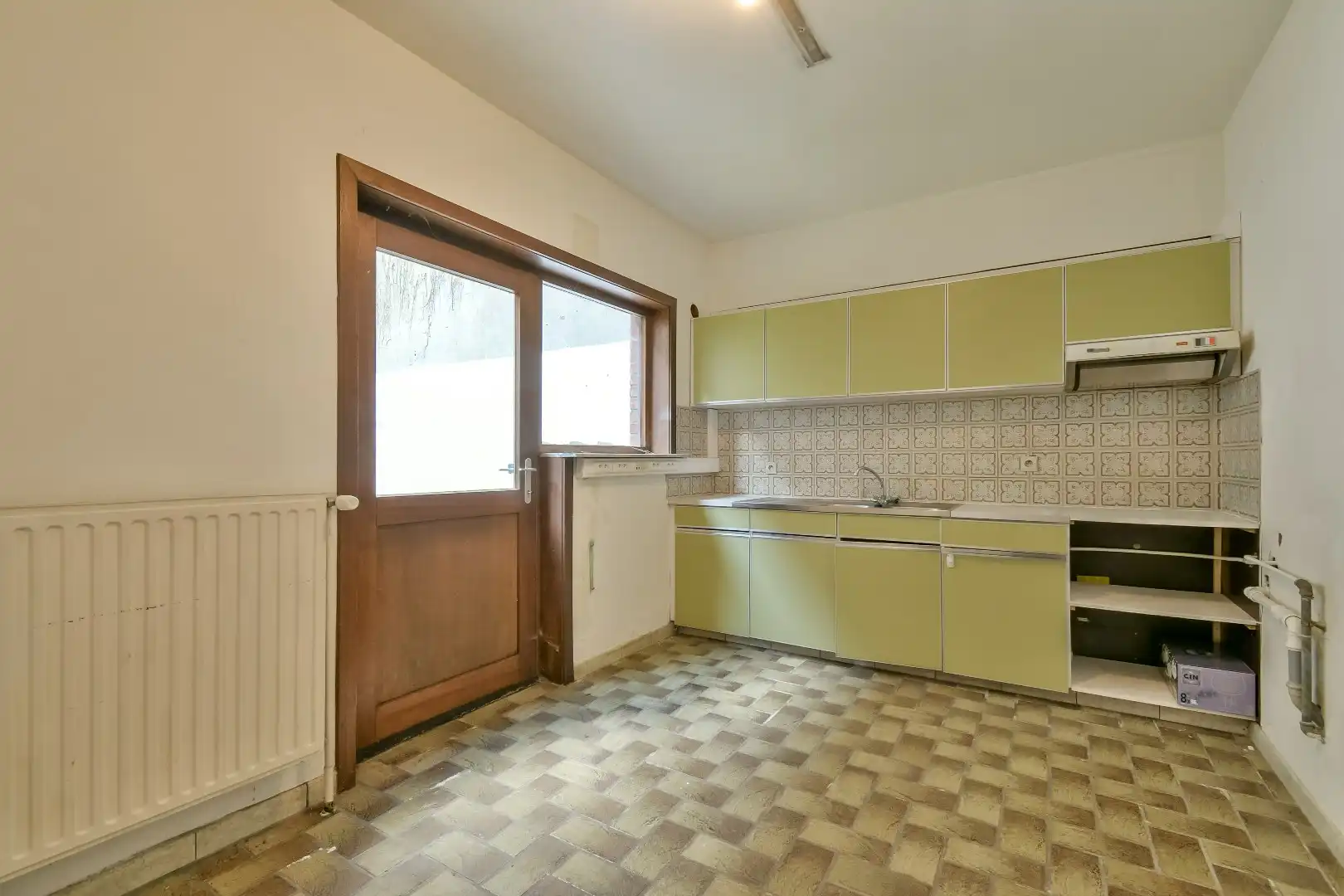 Commerciële ruimte aan de markt in Torhout! foto 9