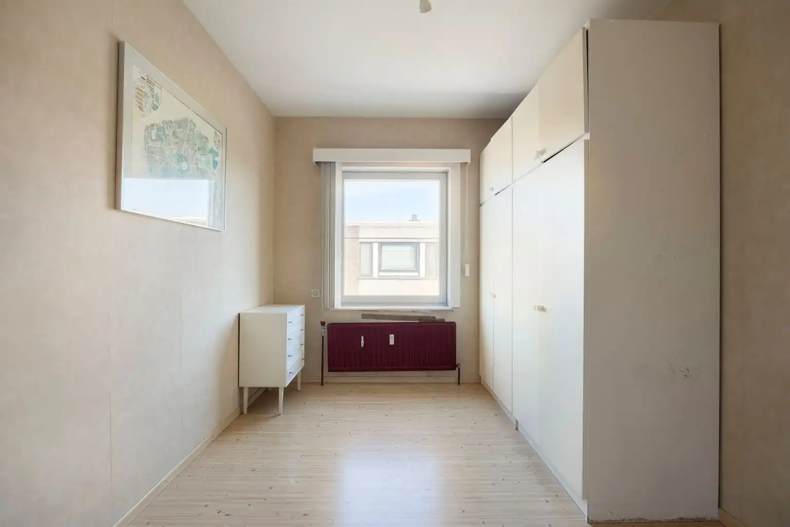 Zeer ruim 3 (+1)-slaapkamer appartement met terras, garagebox en aparte berging, gelegen op wandelafstand van het centrum van Maaseik. foto 18