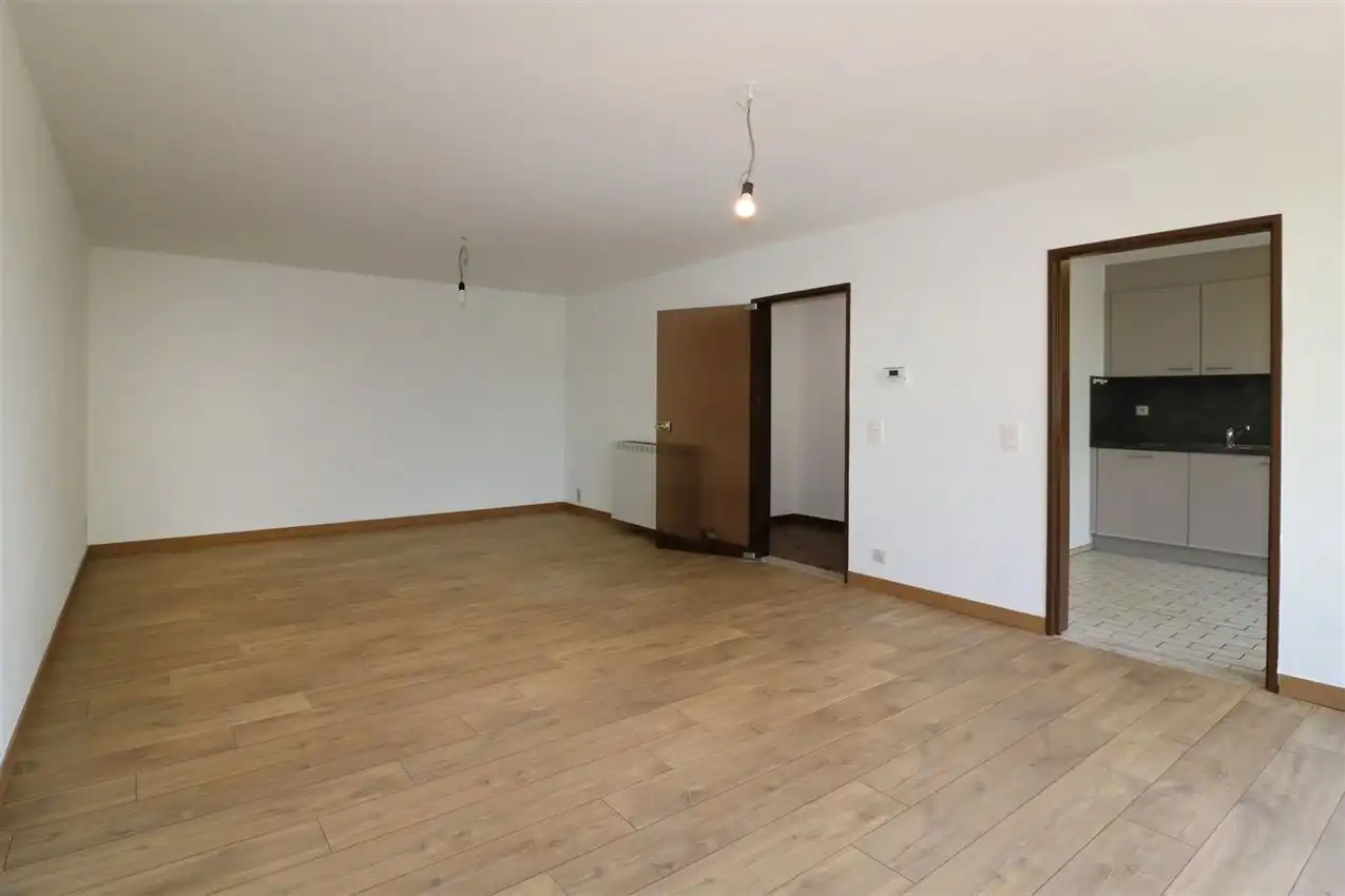 Zonnig appartement met 2 slaapkamers en garage op zeer goede, rustige locatie foto 3