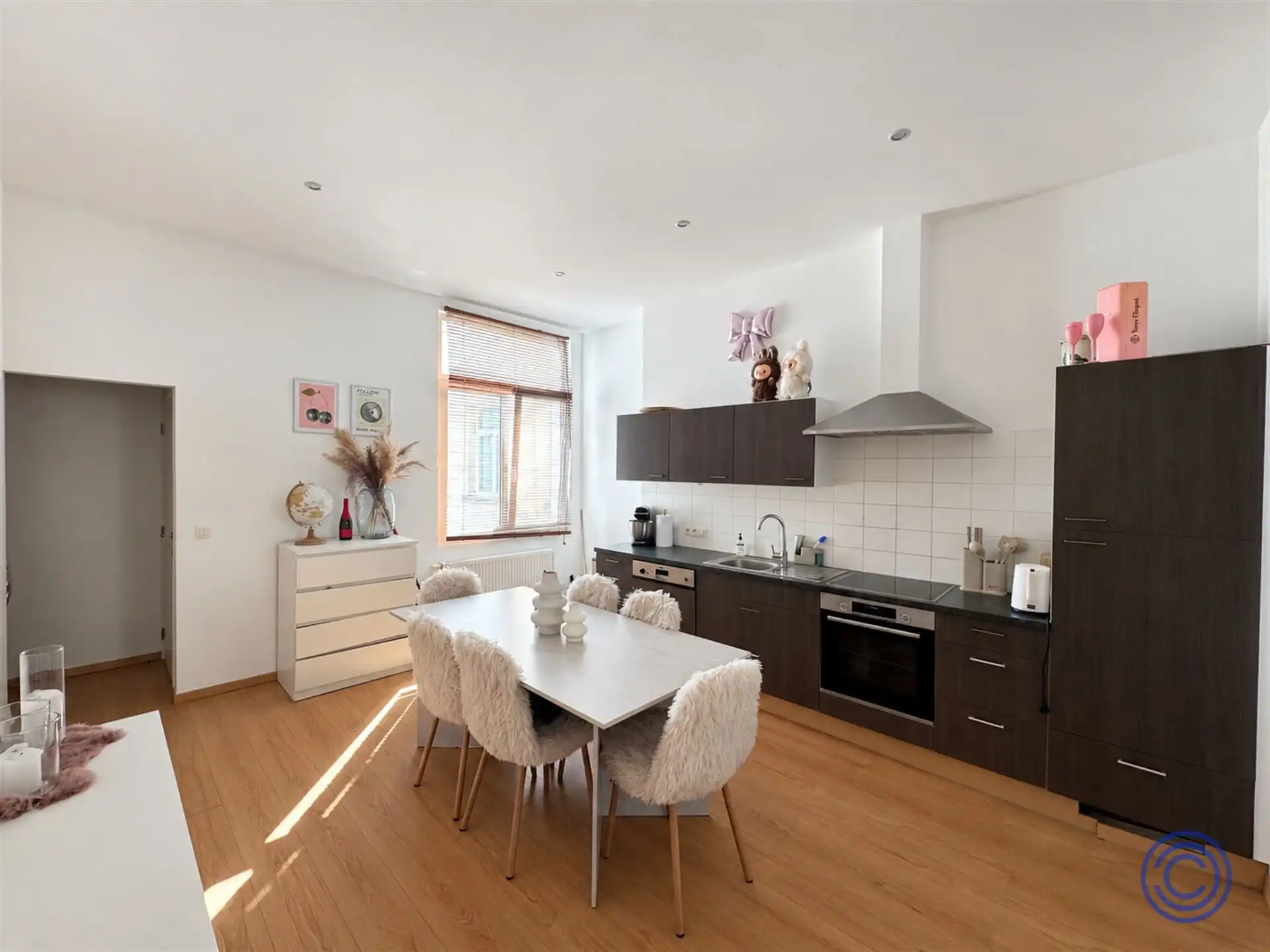 Appartement ca. 95m² met 2 slaapkamers! foto 5