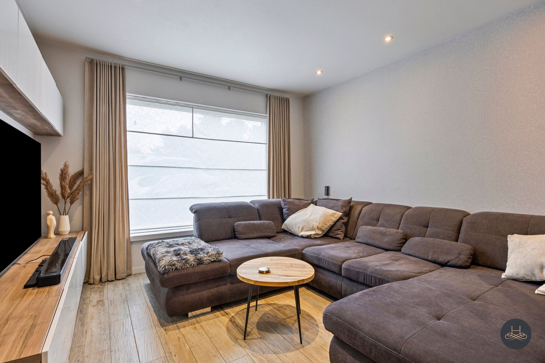 Instapklare, gerenoveerde woning met open karakter foto 3