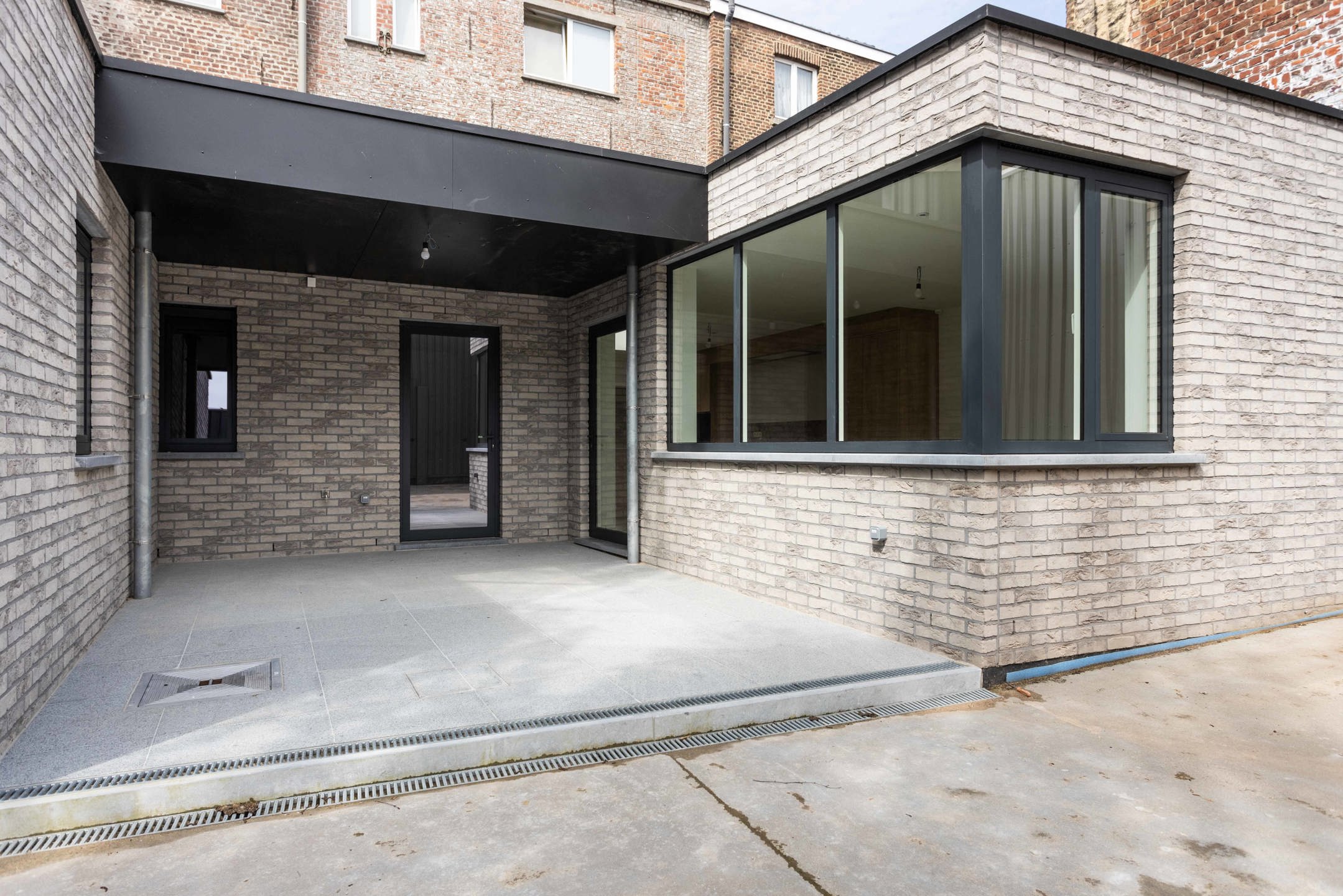 Gelijkvloers appartement met buitenruimte in het centrum! foto 13