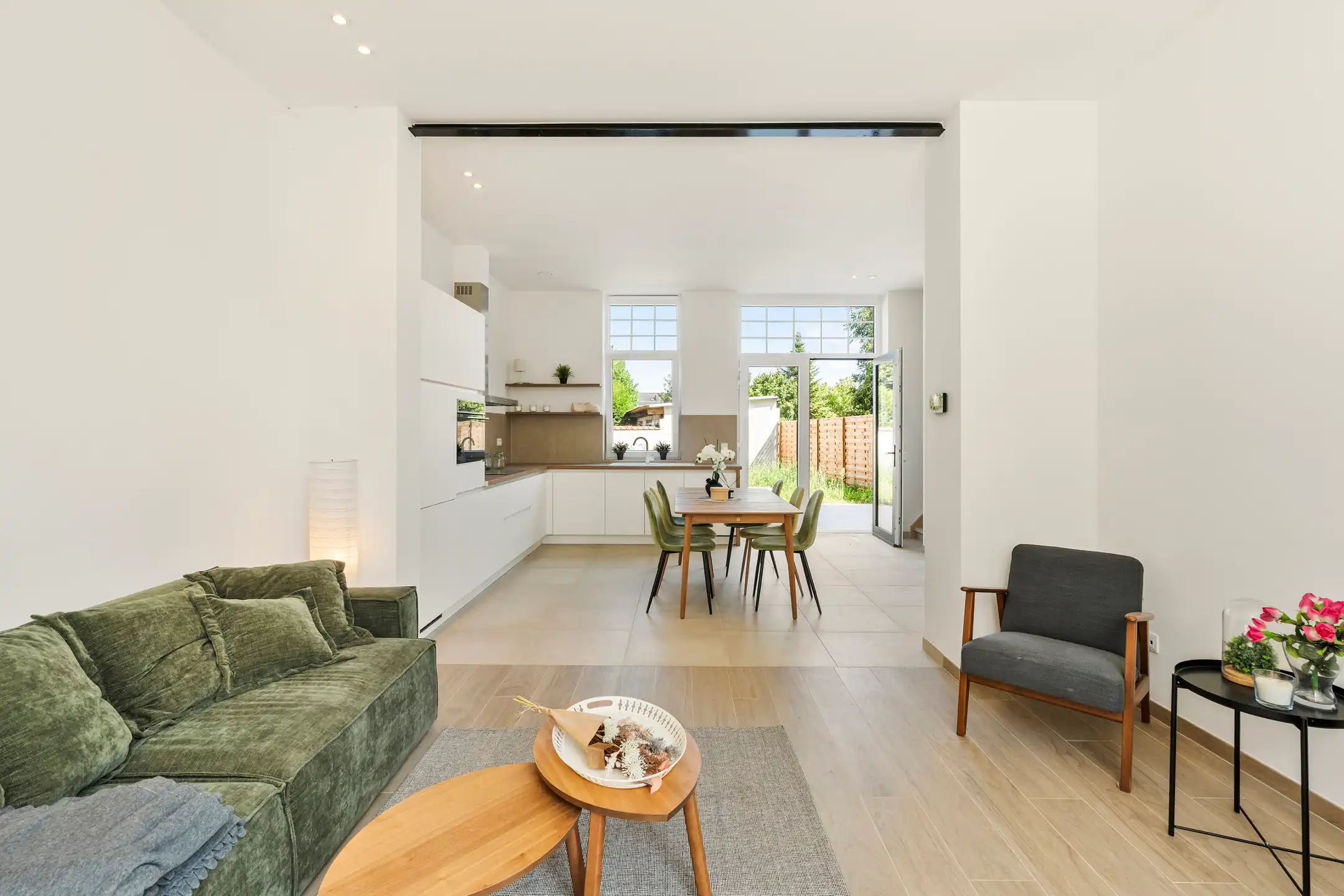 Mooi GERENOVEERDE WONING met 5 SLK en TERRAS + tuin. foto {{pictureIndex}}