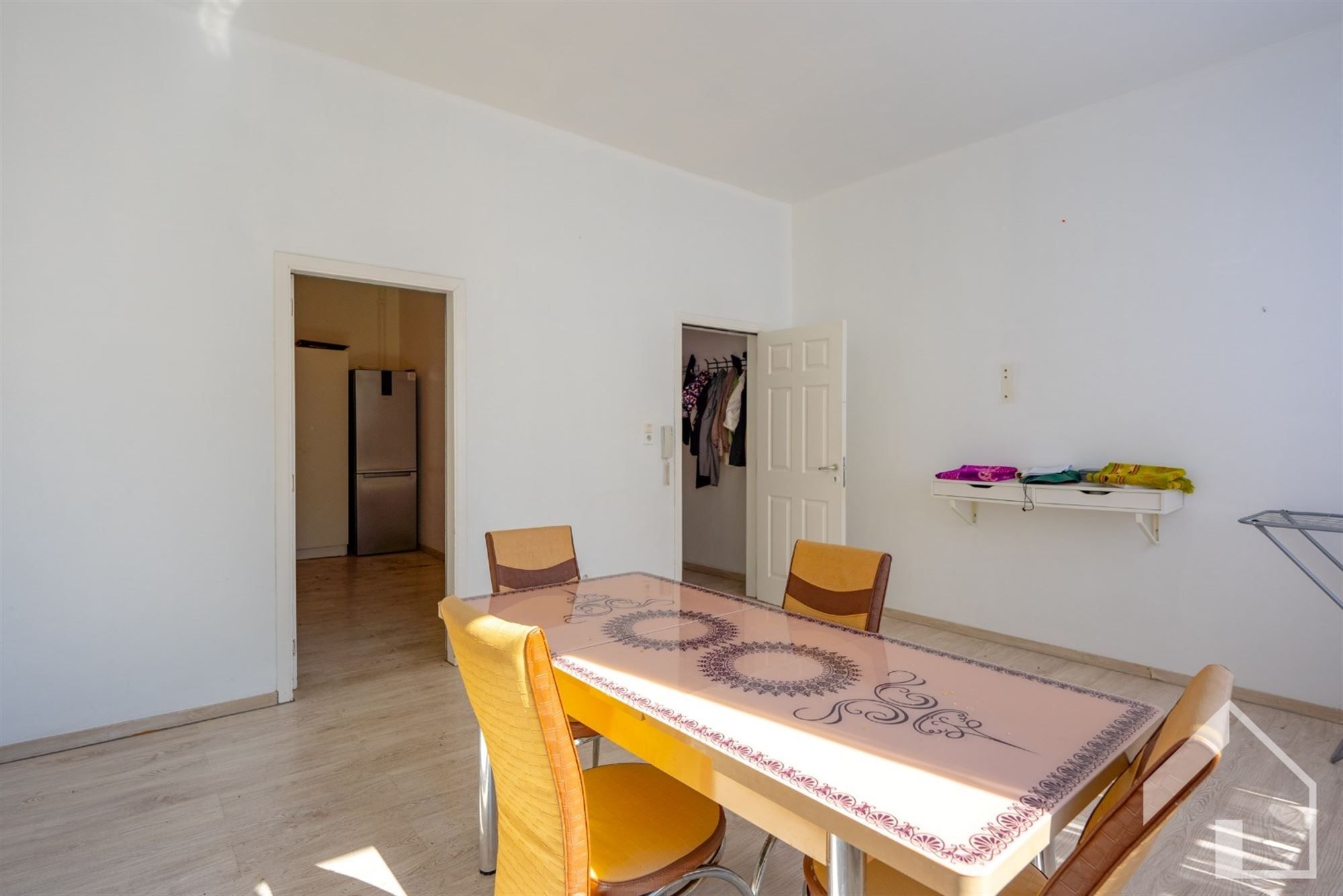 Ruime woning (190 m²) met tuin en veel potentieel foto 3