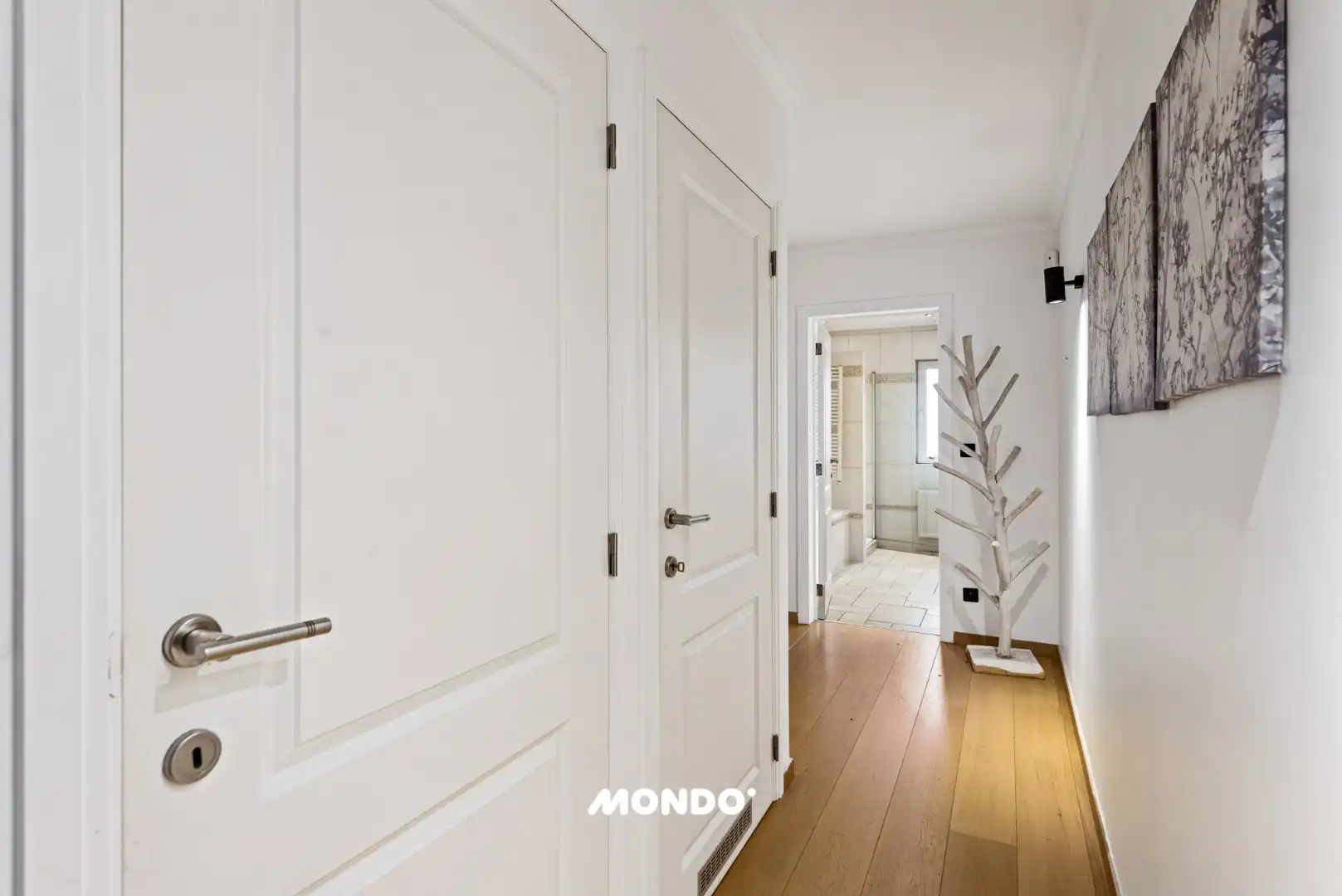 Gelijkvloers appartement met ruim terras en garage in Reet foto 2